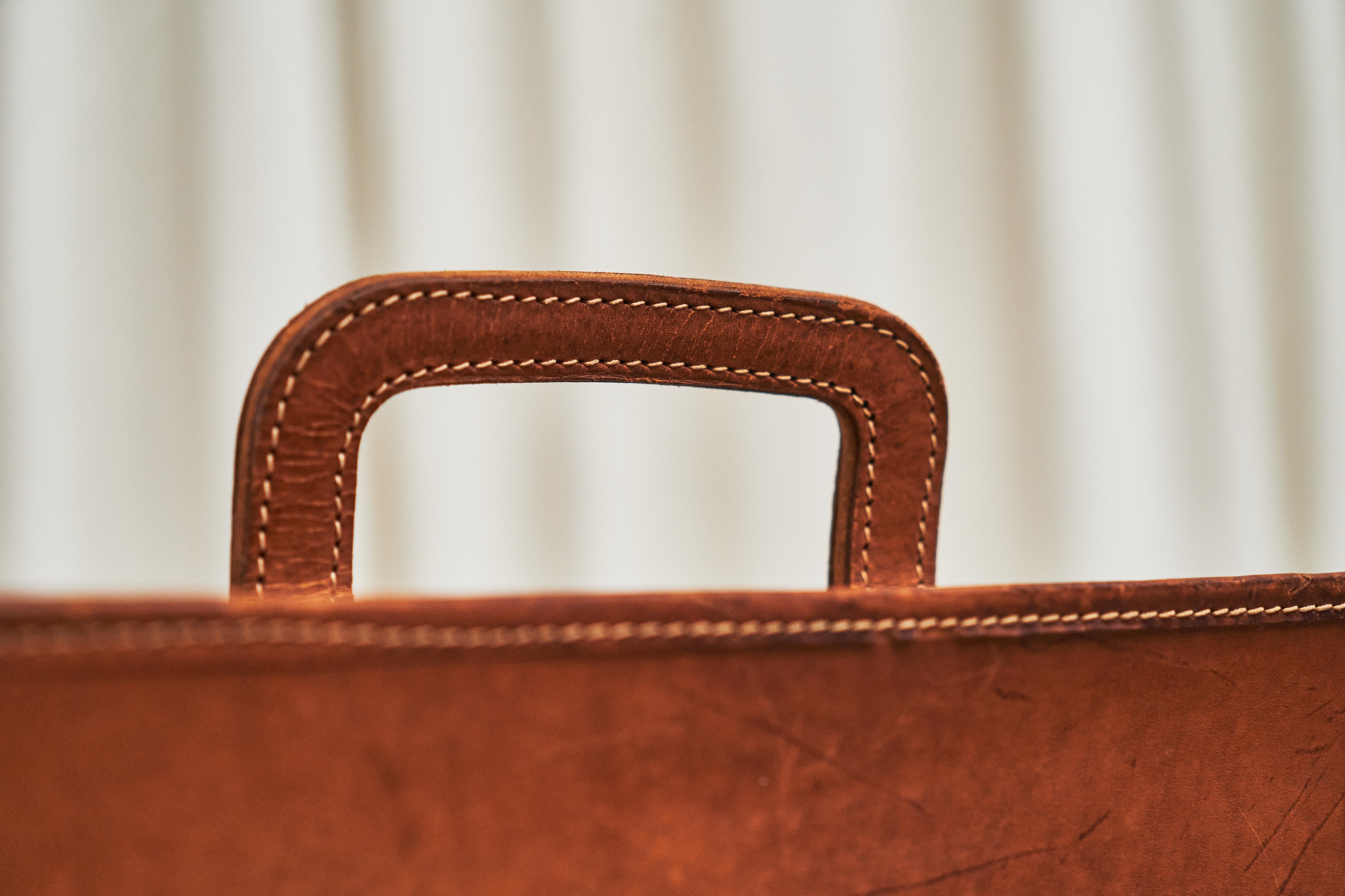 Trompe-l'oeil 'Briefcase' Magazine Stand in Patinated Cognac Leather and Canvas In Good Condition For Sale In Meer, VAN