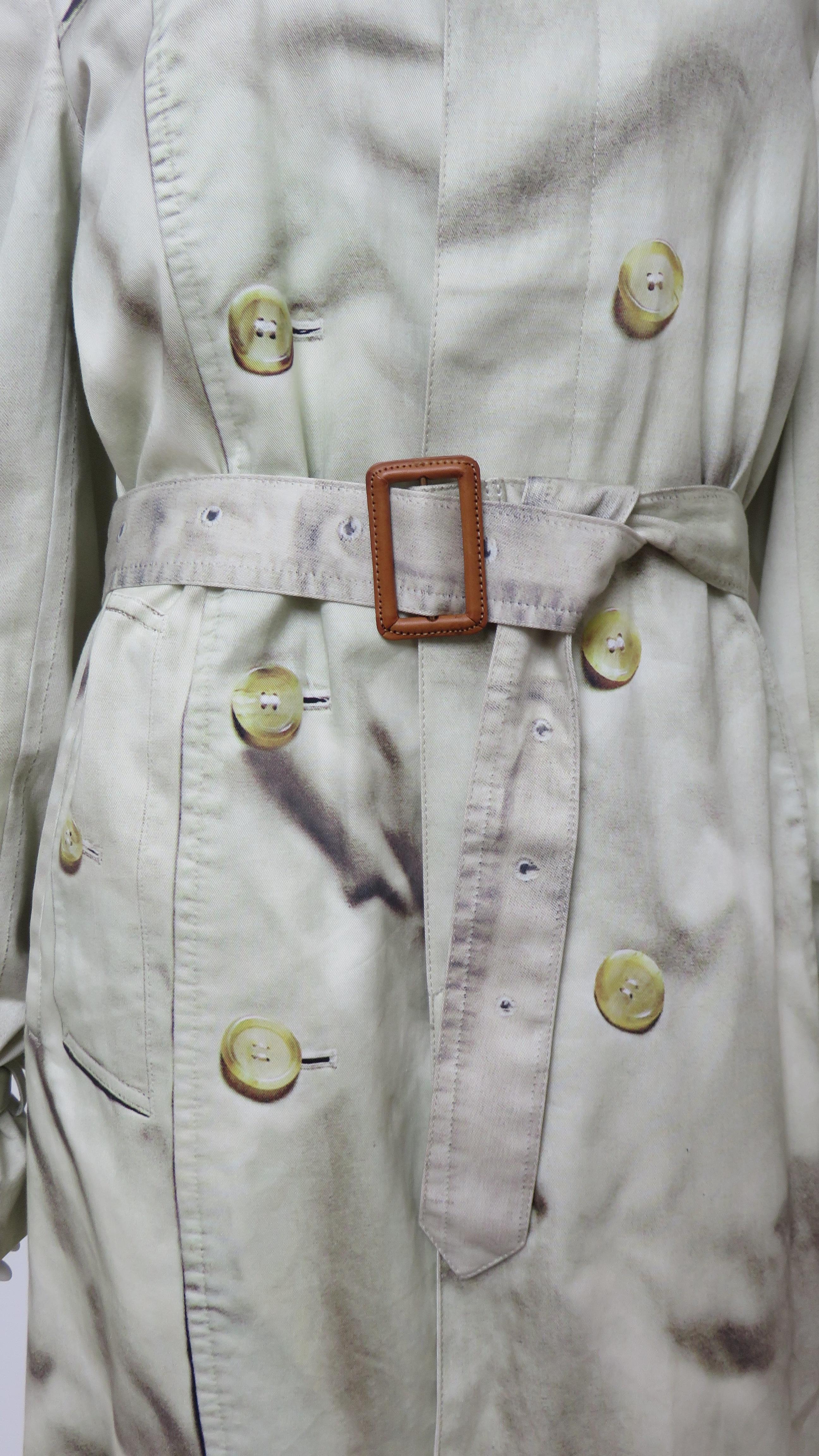 Trompe L'Oeil Oversize Trenchcoat mit Gürtel für Damen oder Herren im Angebot