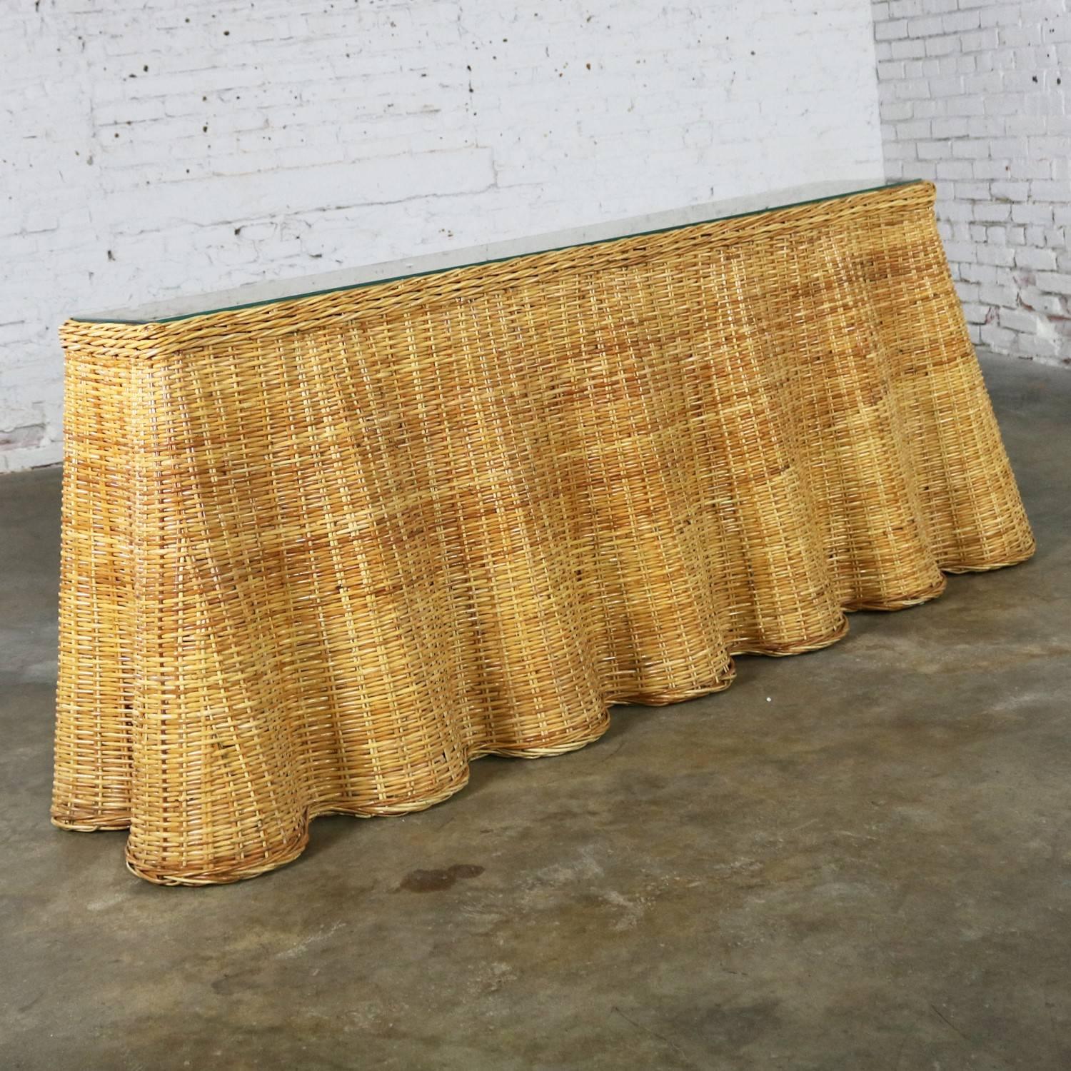 Trompe L’oeil Draped Natural Rattan Wicker Long Console Sofa Table Vintage In Good Condition In Topeka, KS