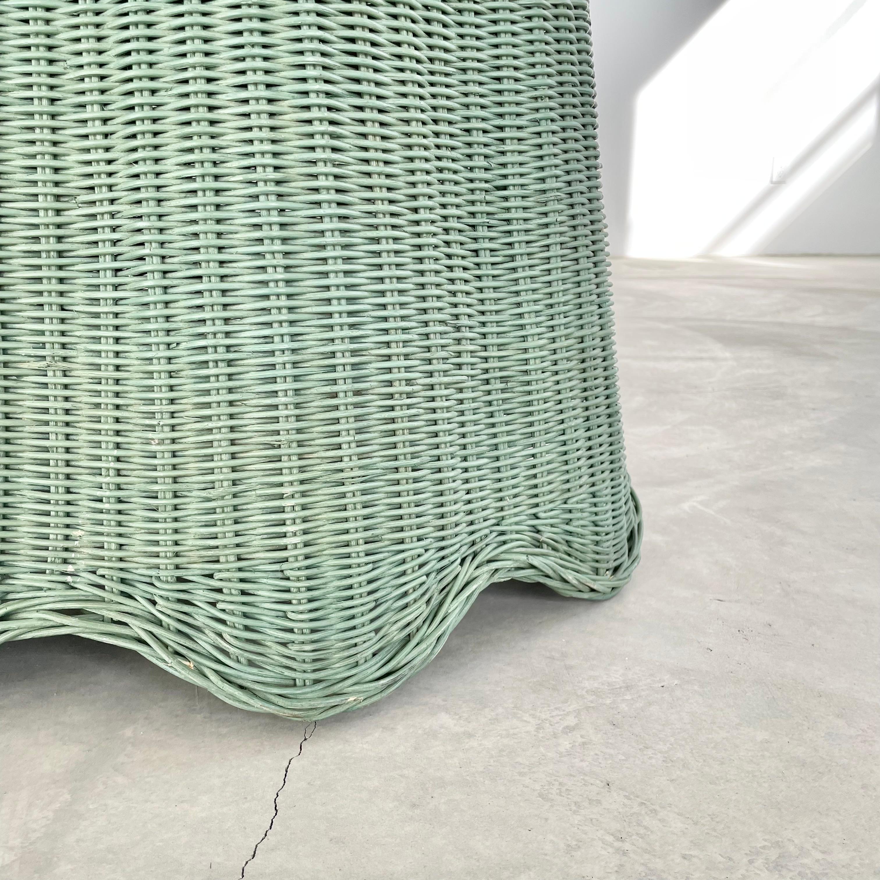 trompe l'oeil table