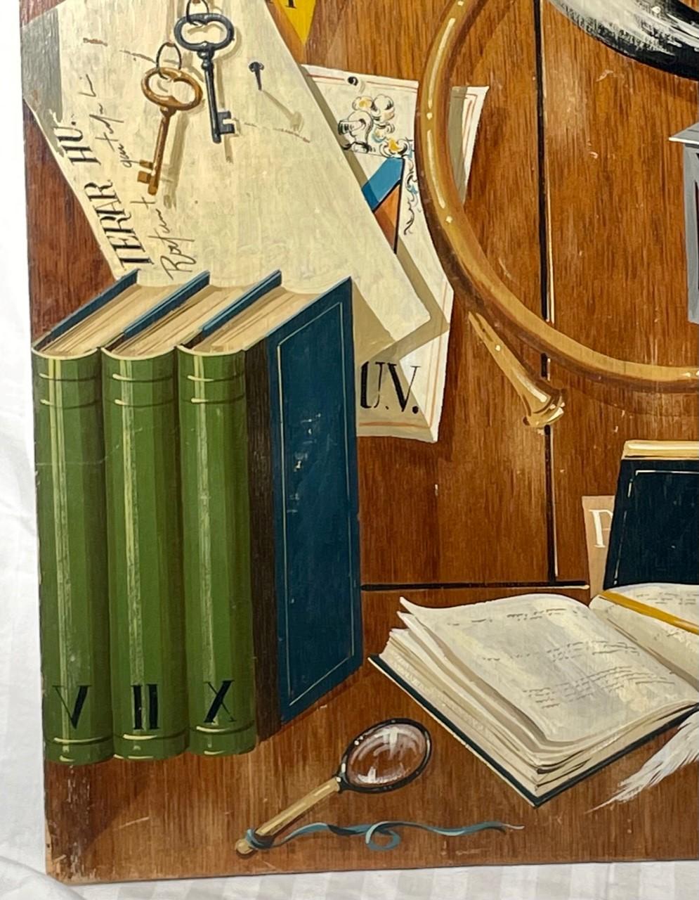 Trompe L'Oeil Hyperrealismus Ölgemälde abstrakte surrealistische Foto realistische Kunst der frühen Landleben. 

Diese charmante Vintage-Trompe L'Oeil-Szene ist auf Karton gemalt. Der Gegenstand der gesammelten Objekte lässt auf ein bescheidenes