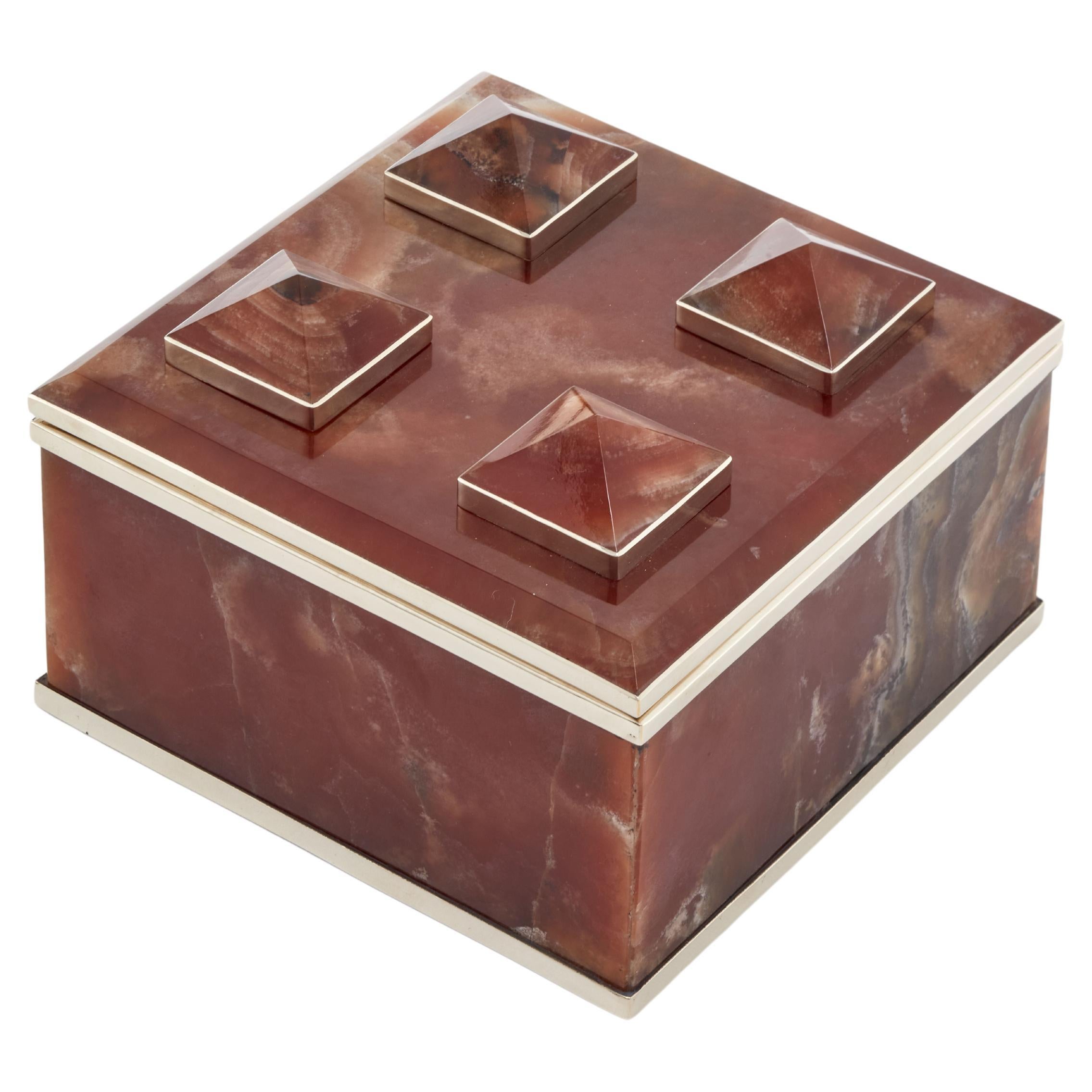 Boîte Tronador carrée en pierre d'onyx bordeaux en vente