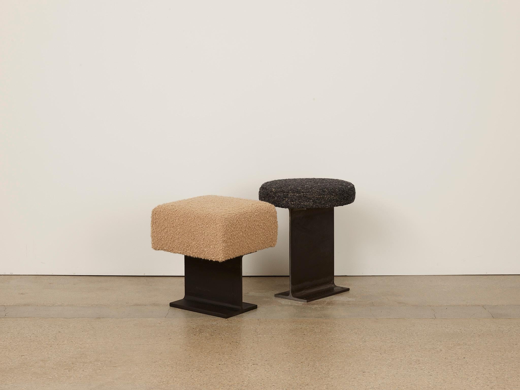 Brauner Trono-Block-Stuhl von Umberto Bellardi Ricci im Zustand „Neu“ im Angebot in Geneve, CH