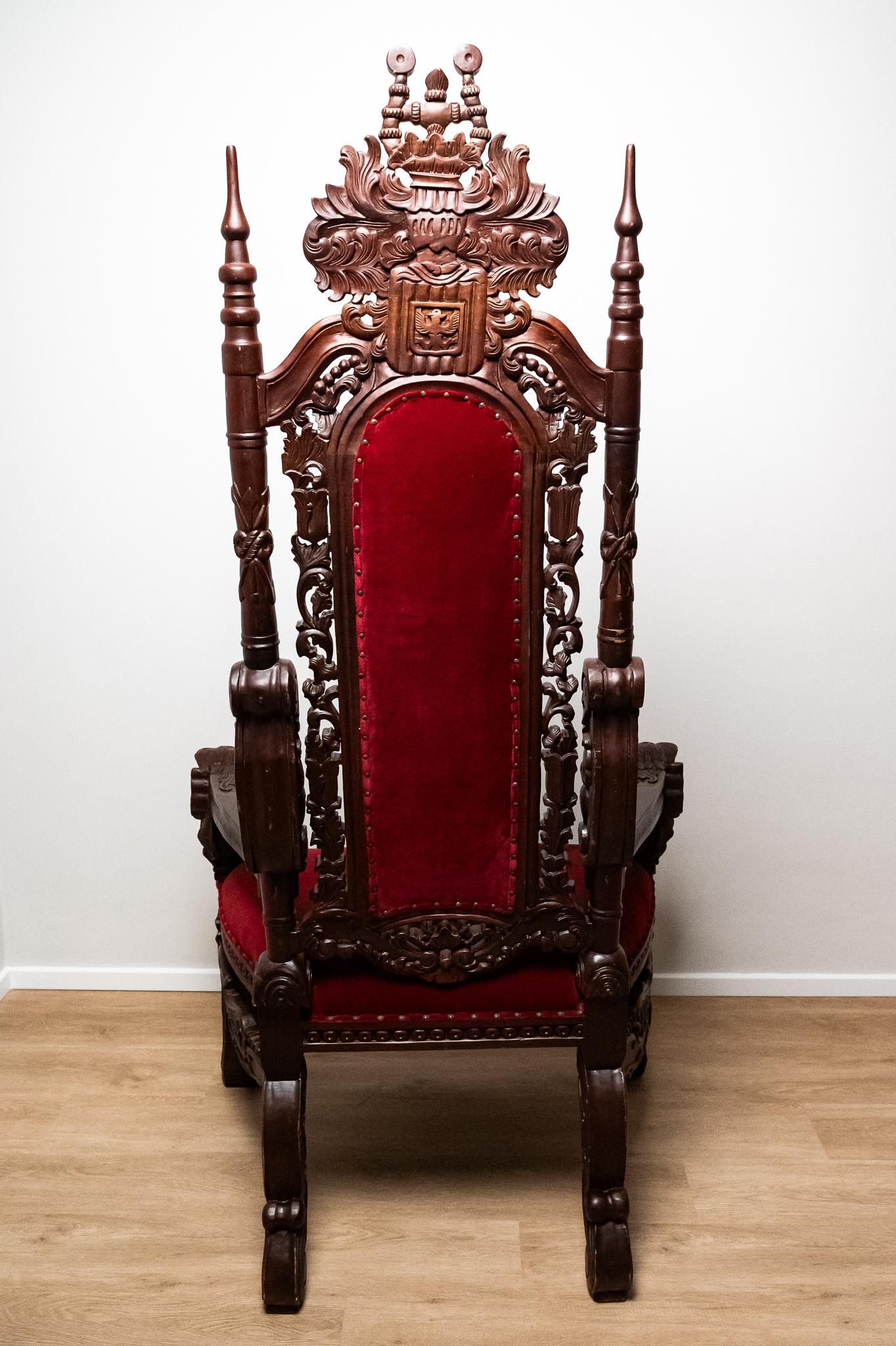 TRONO in velluto rosso in stile Rinascimentale, Italia in vendita 6