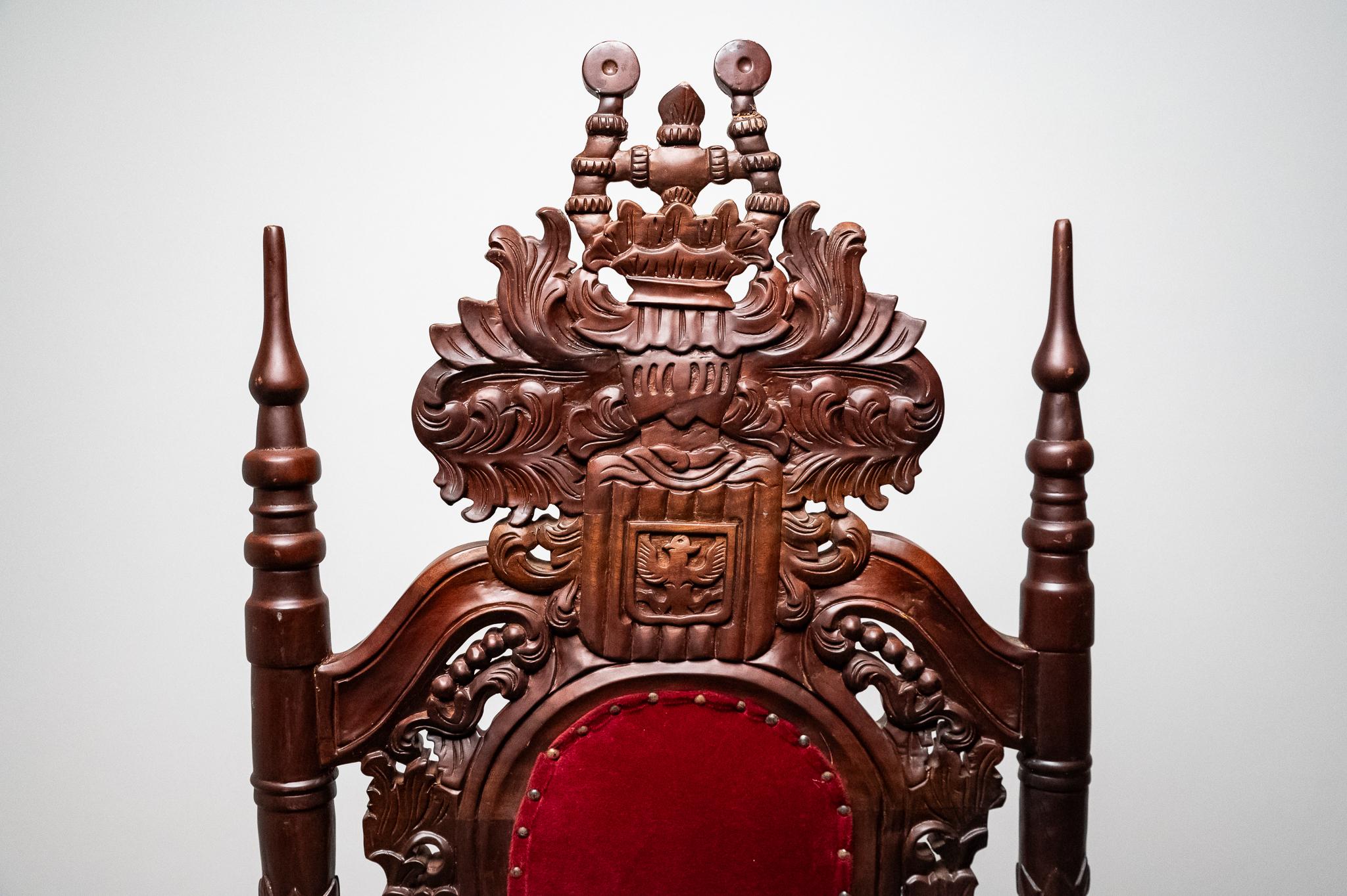 TRONO in velluto rosso in stile Rinascimentale, Italia in vendita 7