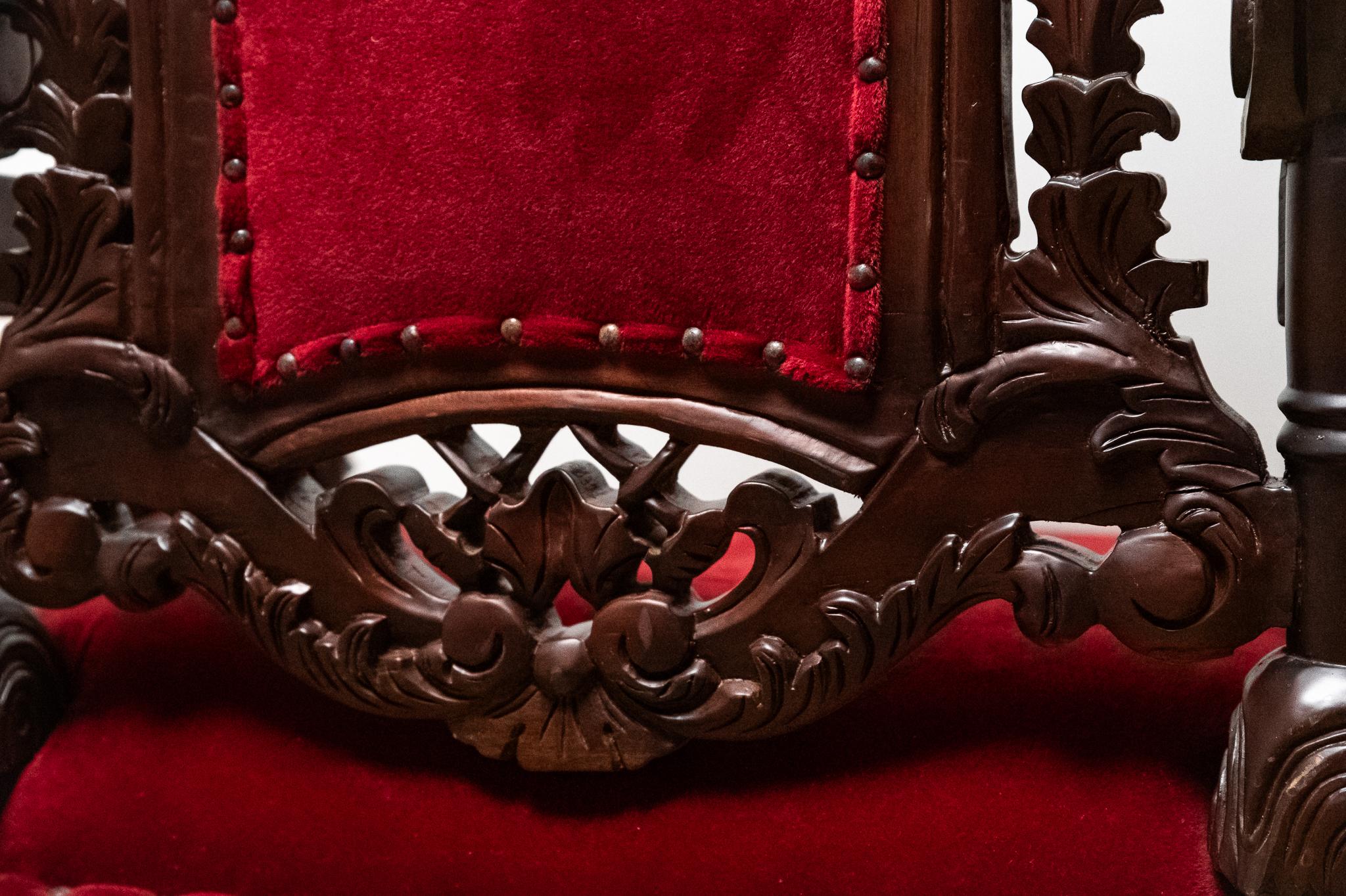 TRONO in velluto rosso in stile Rinascimentale, Italia in vendita 11