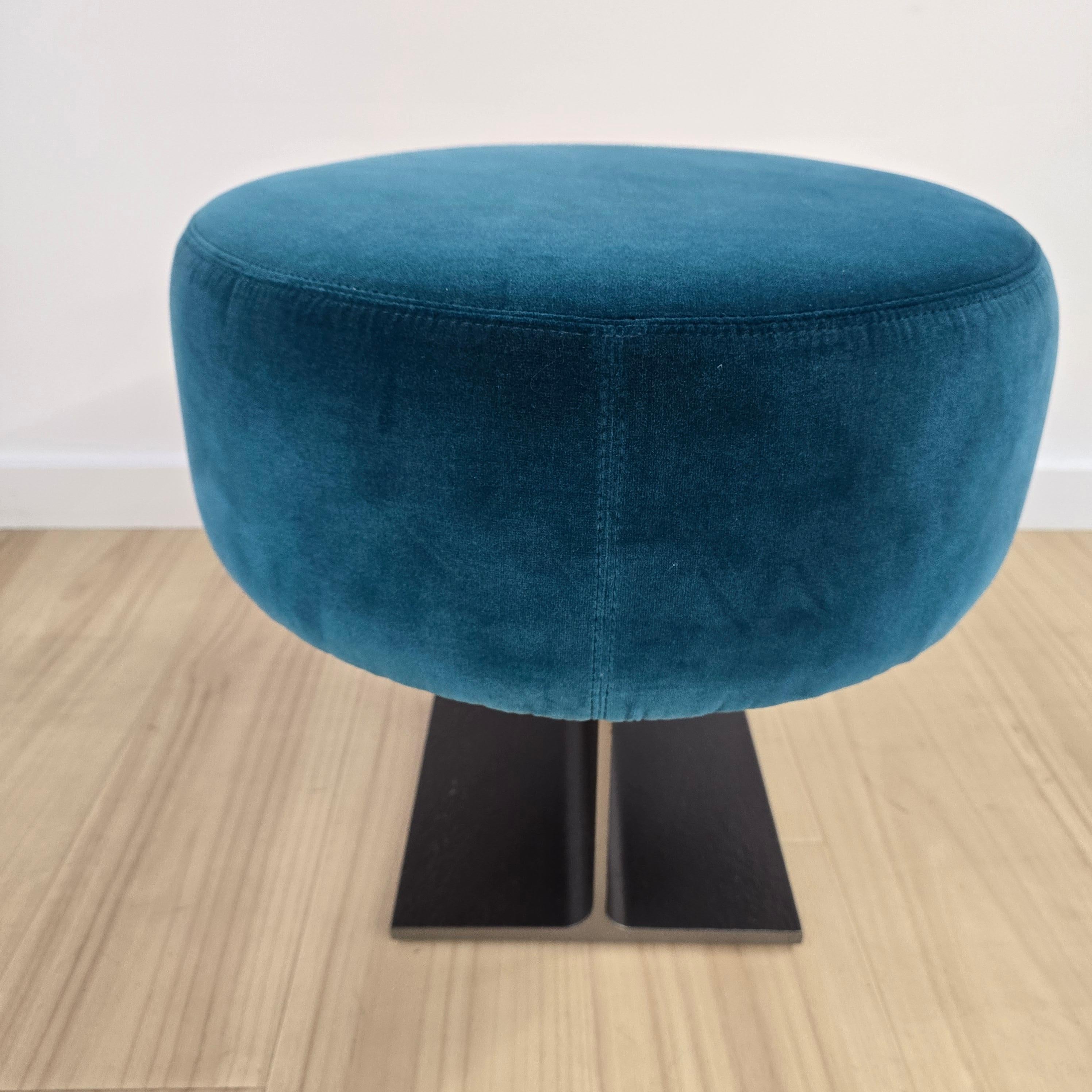 Acier Ottoman Trono *Echantillon d'exposition en vente