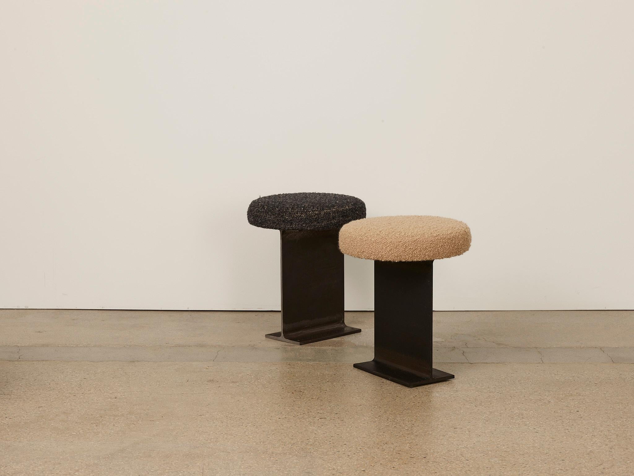 Trono Pill Beige Chair by Umberto Bellardi Ricci For Sale 4