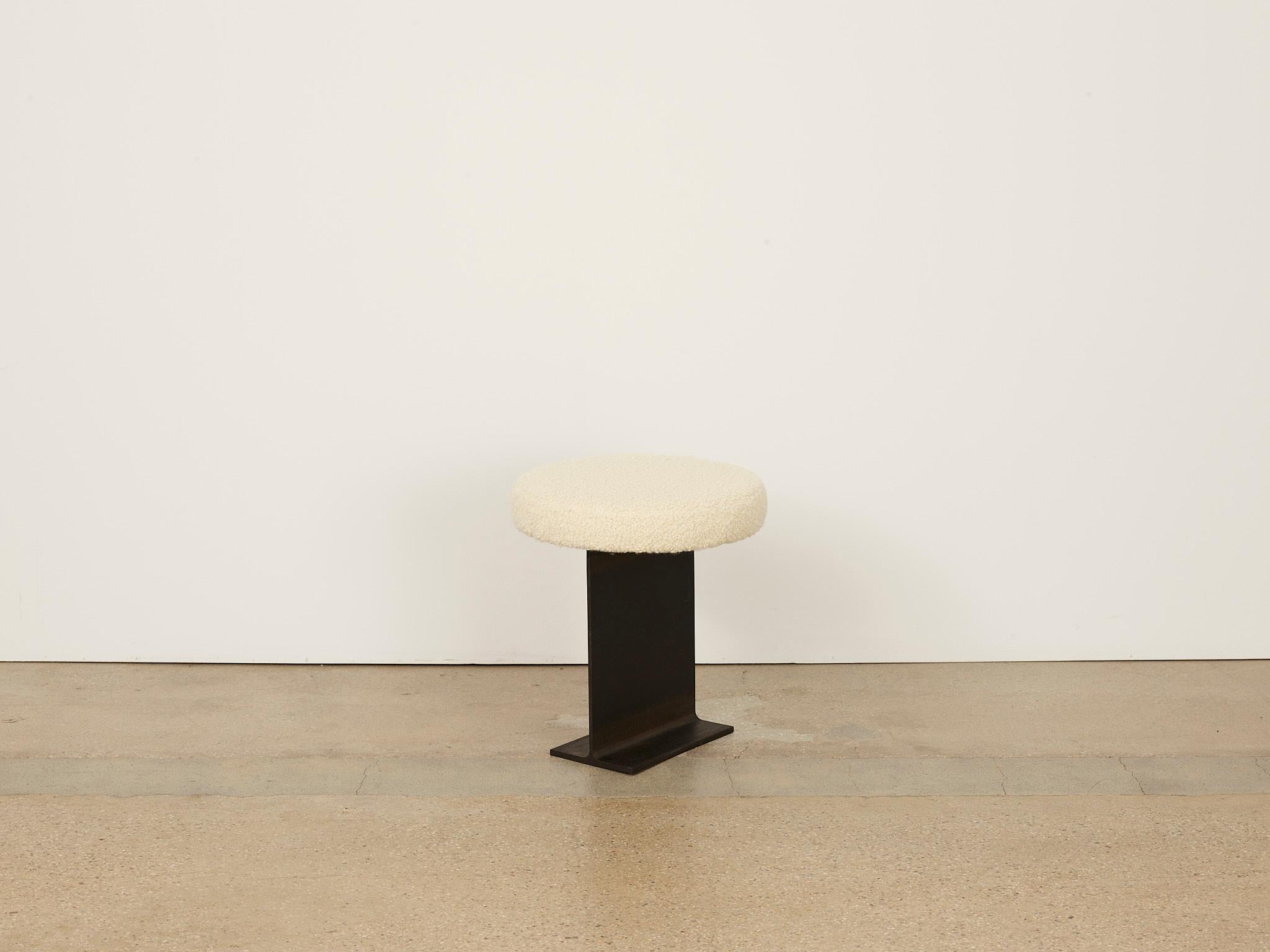 Trono Pill white chair by Umberto Bellardi Ricci
Dimensions: Diameter 16
