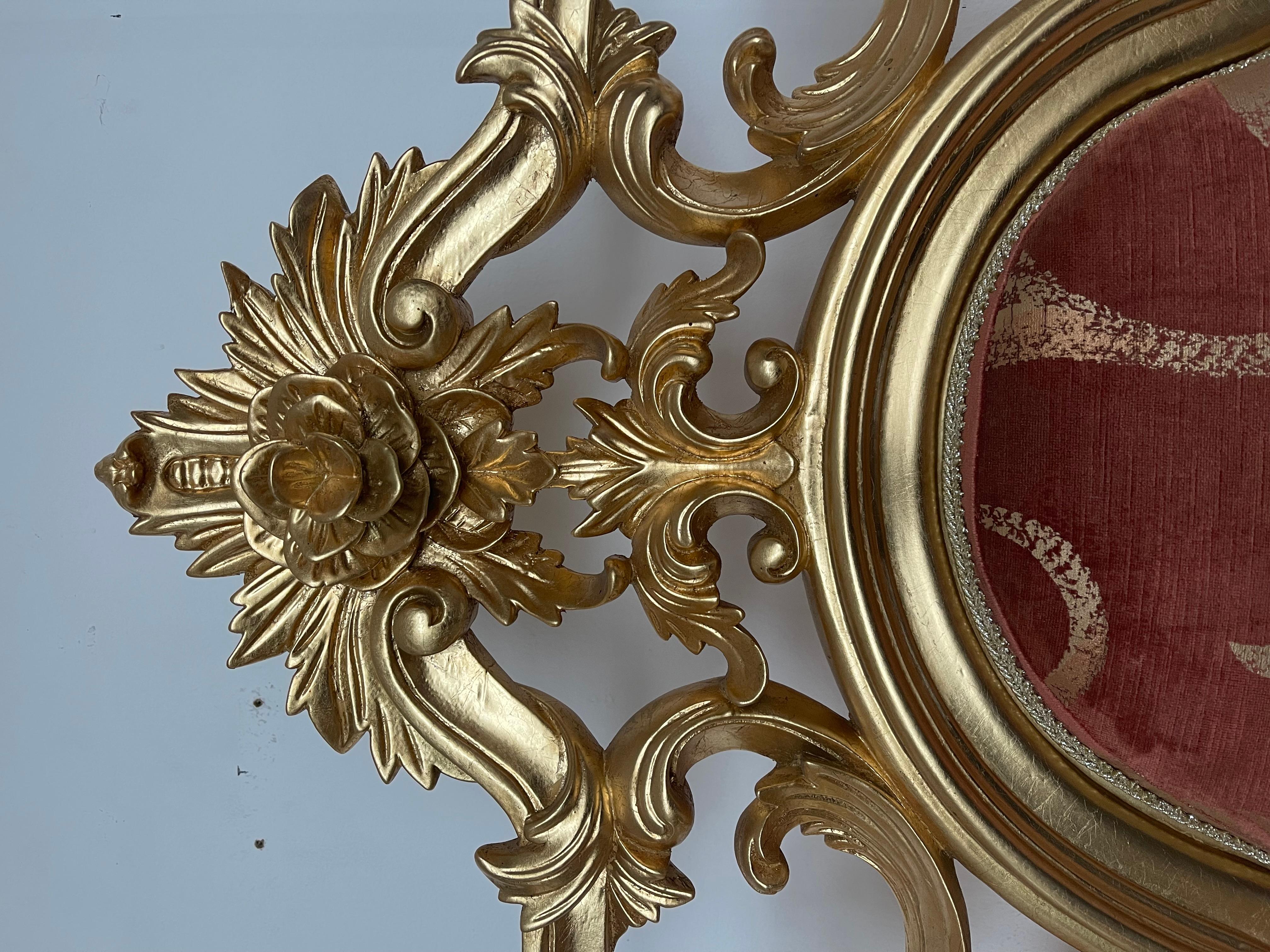 Trono reale italiano in legno intagliato in foglia d'oro XX secolo in vendita 8