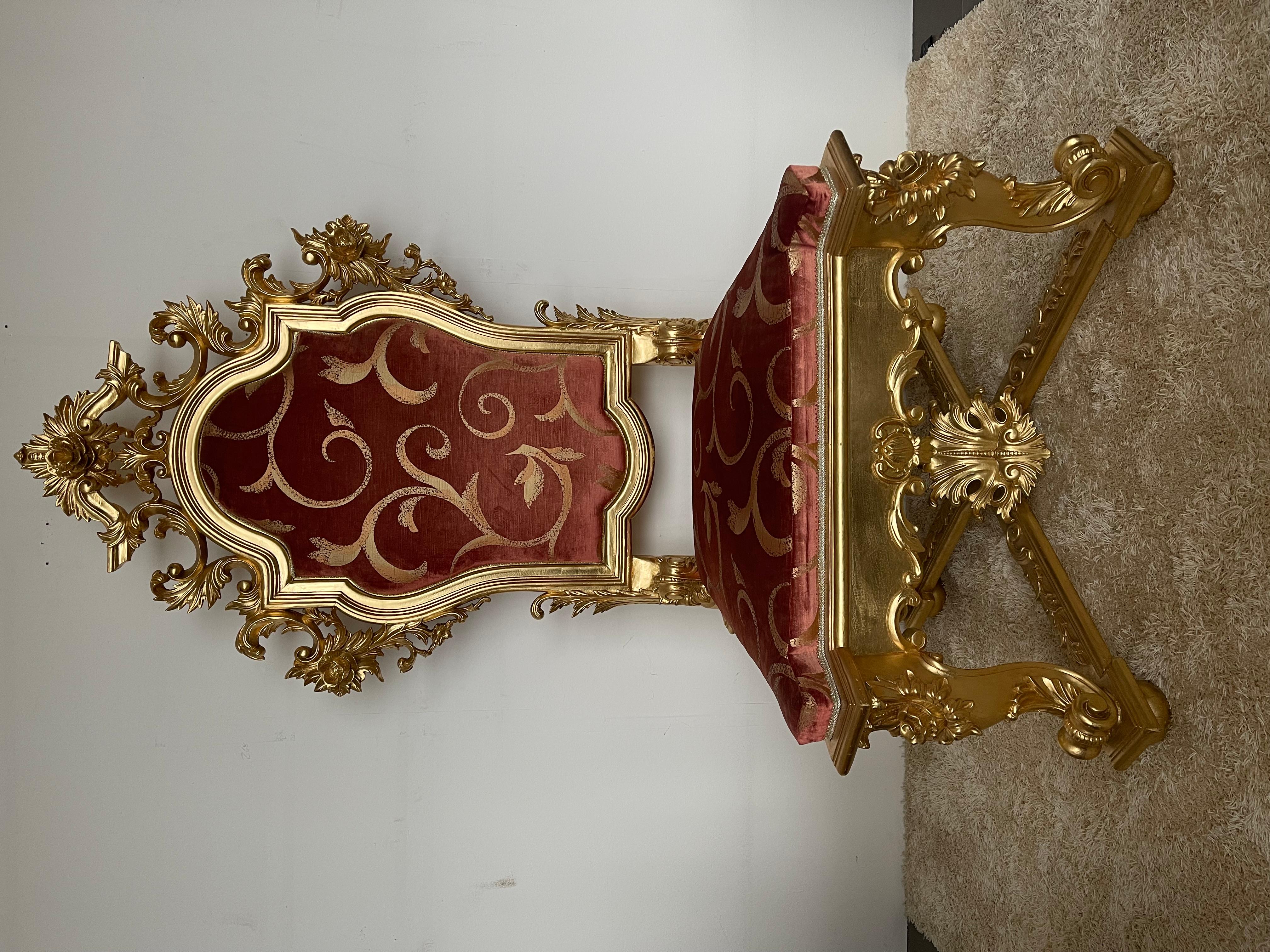 Italian Trono reale italiano in legno intagliato in foglia d'oro XX secolo in vendita