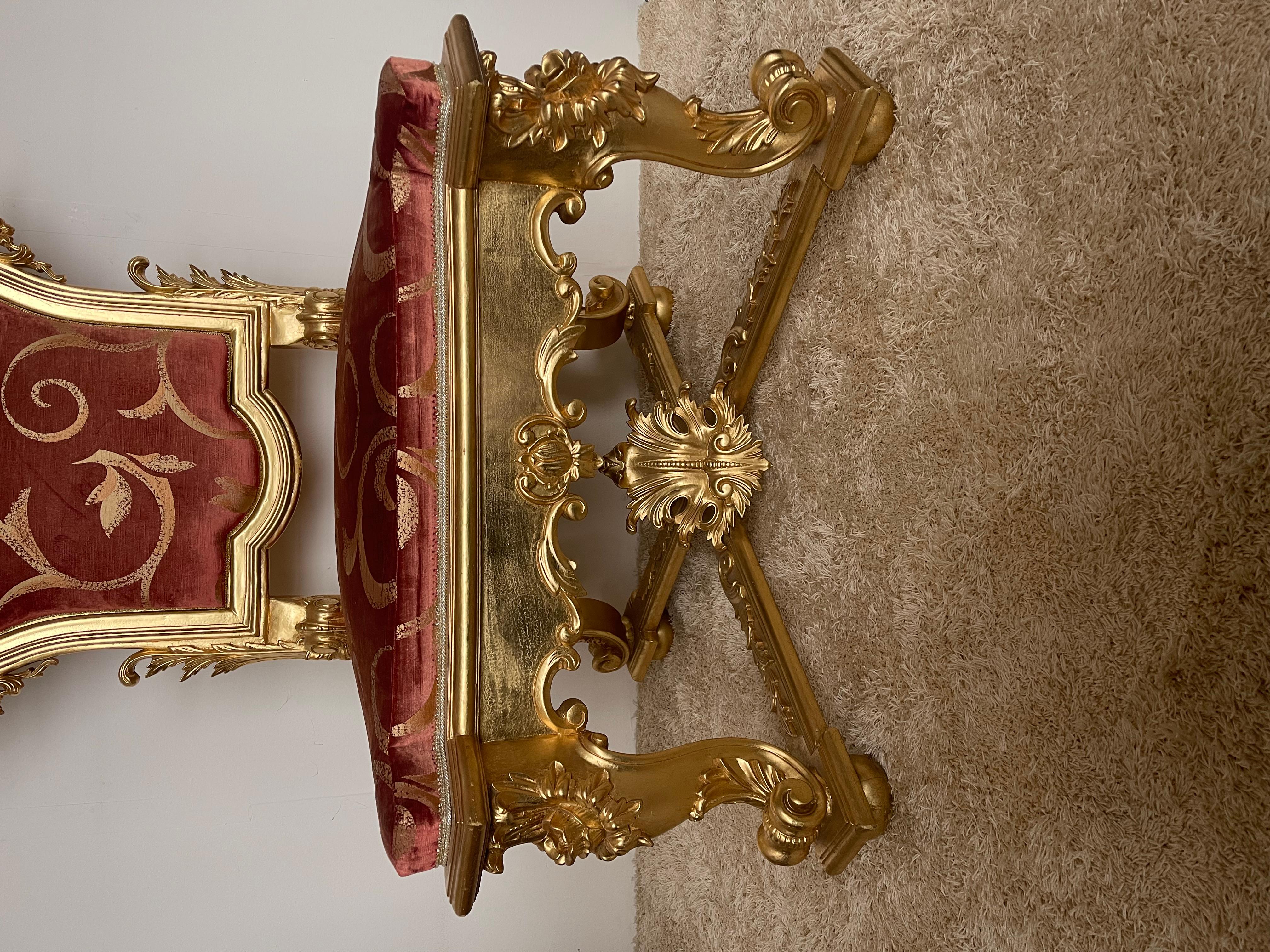 Trono reale italiano in legno intagliato in foglia d'oro XX secolo In condizioni buone in vendita a Cantù, IT