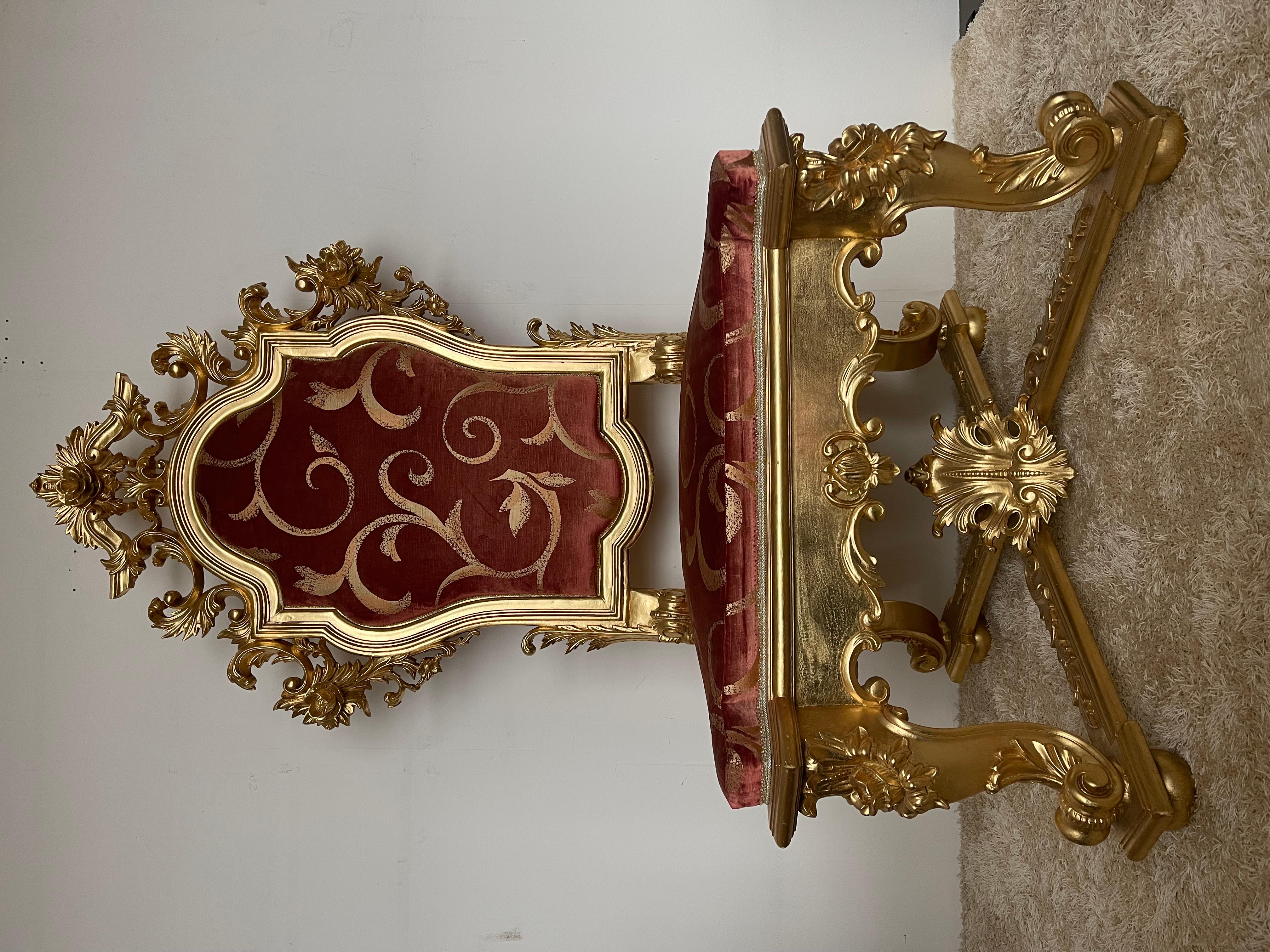 Foglia d’oro Trono reale italiano in legno intagliato in foglia d'oro XX secolo in vendita