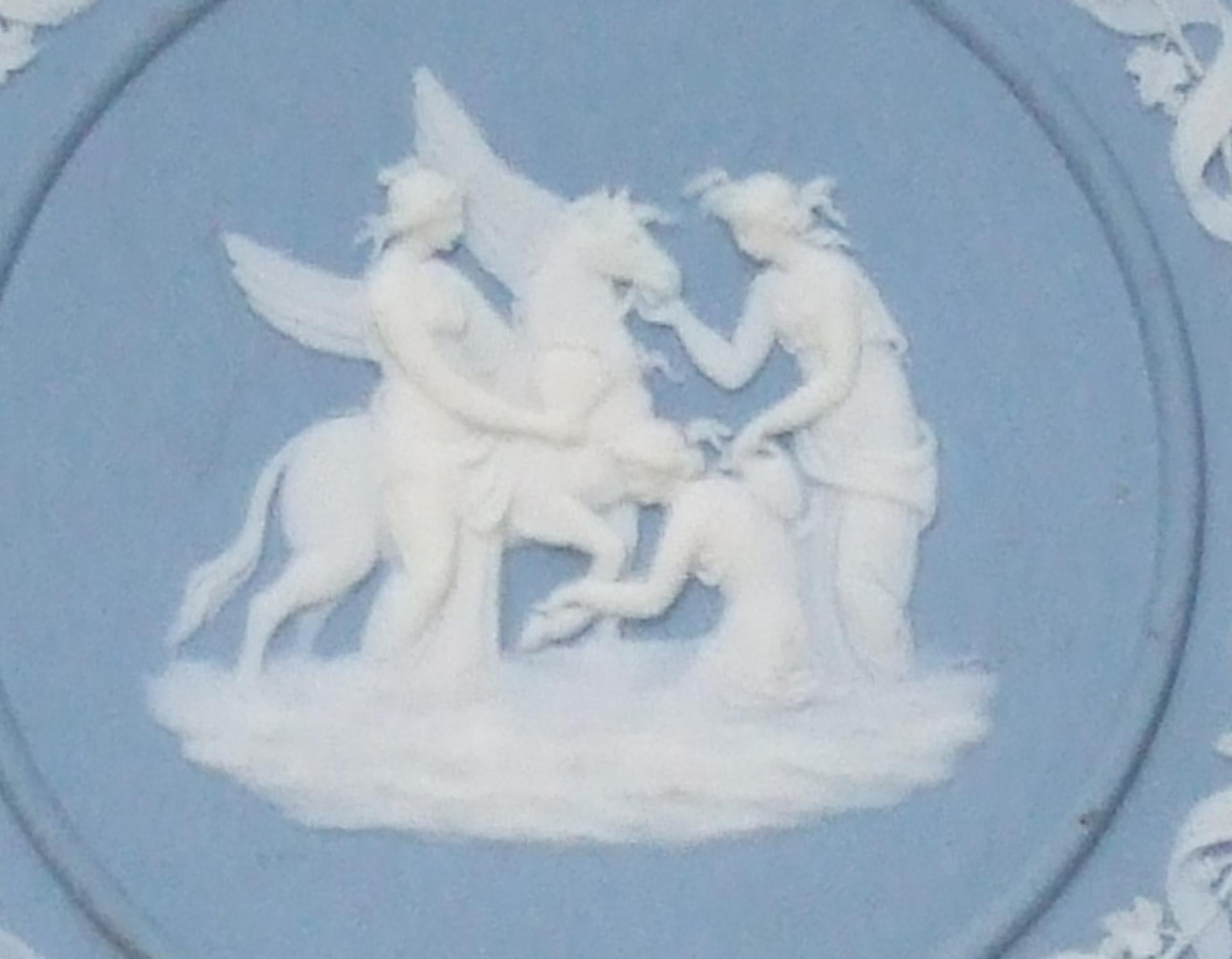 Neoclassical Revival Trophy Plate, Wedgwood, circa 1880 For Sale