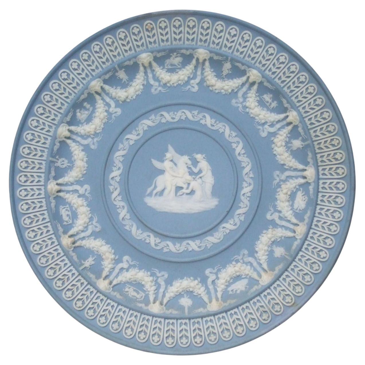 Assiette à trophée, Wedgwood, vers 1880