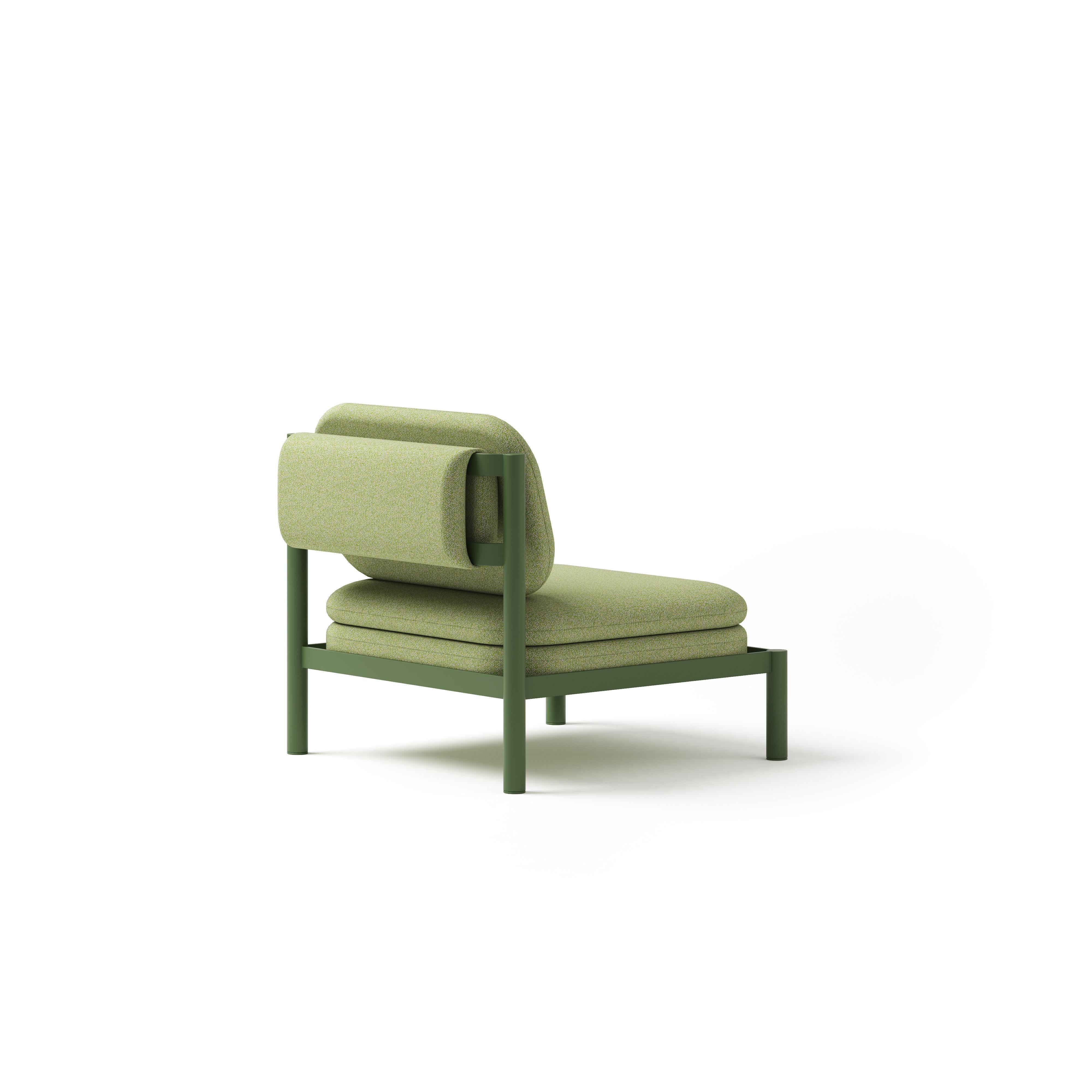 Tropic Lounge Chair – Cloud-Like Comfort with Tropical Charm

The Tropic Lounge Chair is designed to be more than just a seat—it’s a retreat. With its generous proportions, rounded silhouette, and signature “sandwich” cushioning, it offers the kind