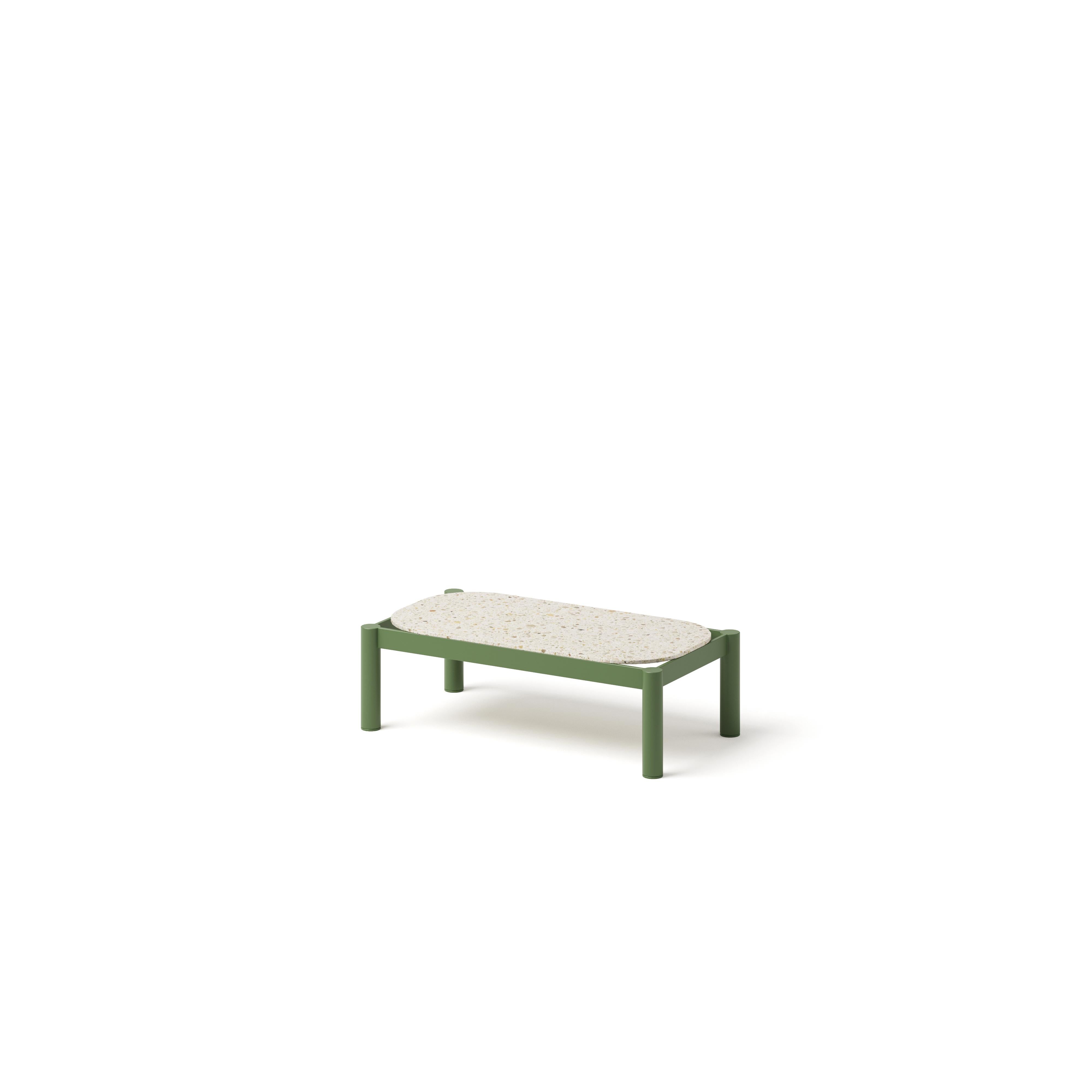 Table d'appoint Tropic avec plateau en pierre Terrazzo par Joyf

La table d'appoint Tropic est la preuve que les petites choses peuvent avoir une grande importance. Conçu comme un accent polyvalent pour les espaces intérieurs et extérieurs, il