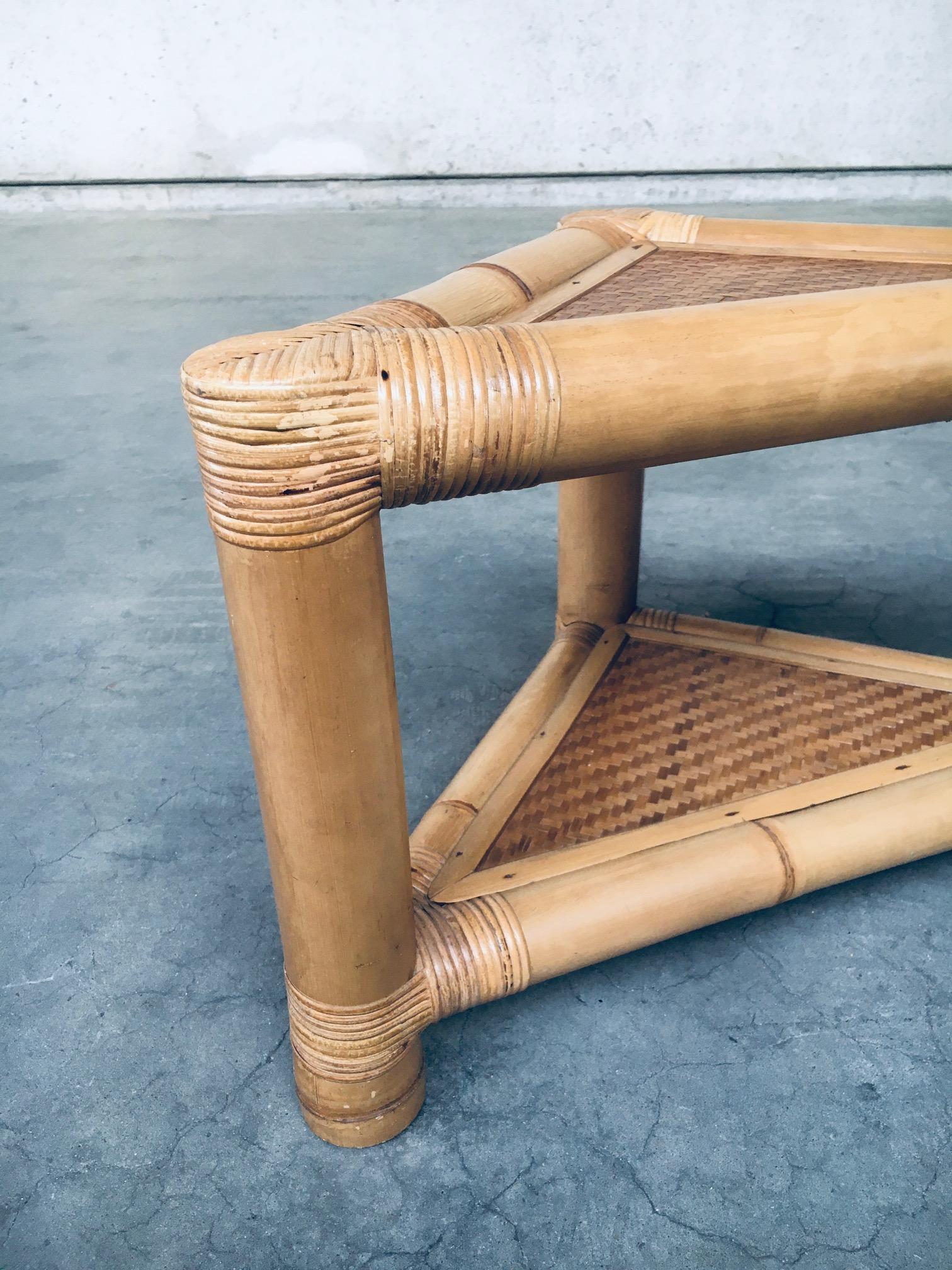 Ensemble de tables d'angle en bambou fabriquées à la main au design tropical en vente 4