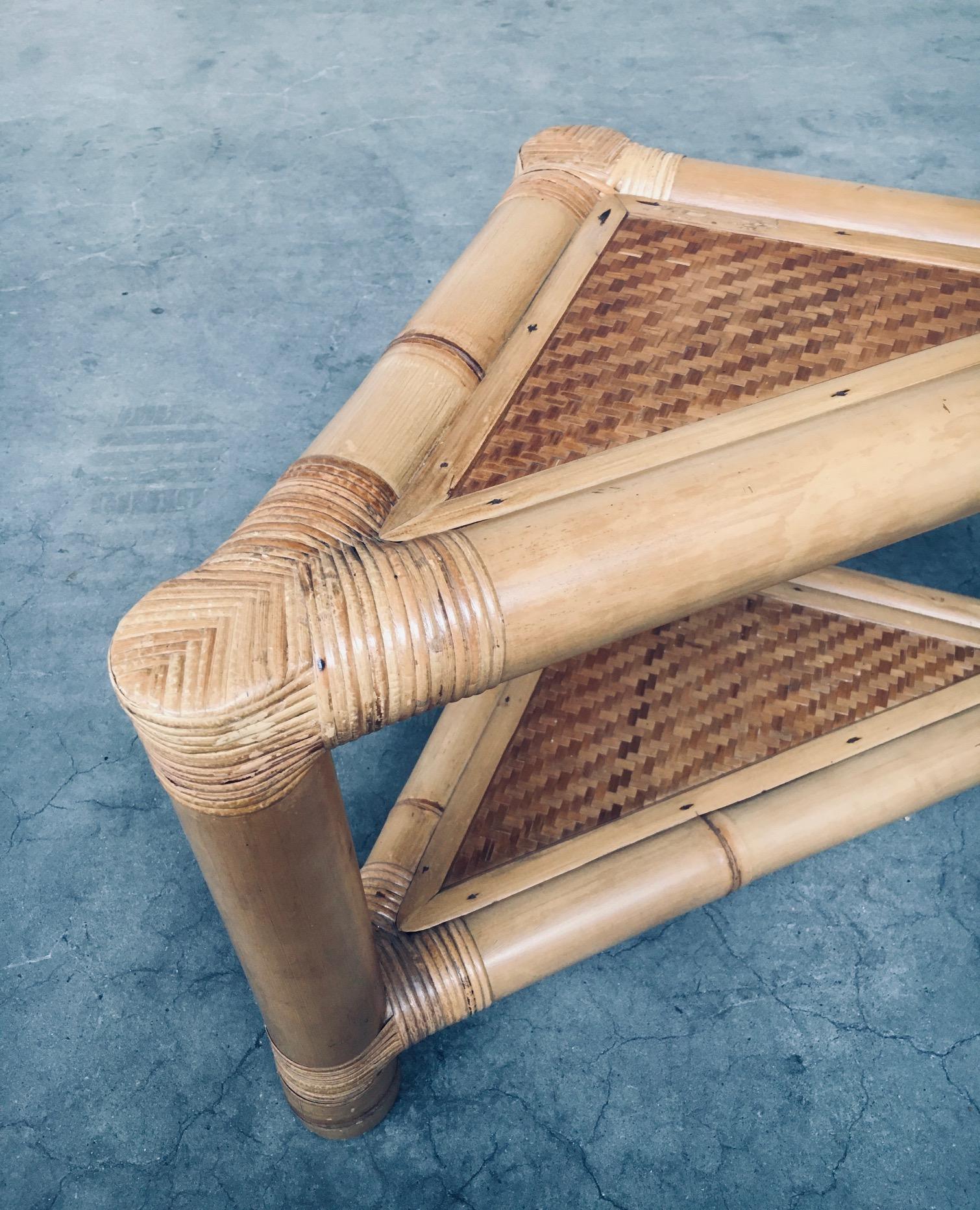 Ensemble de tables d'angle en bambou fabriquées à la main au design tropical en vente 5