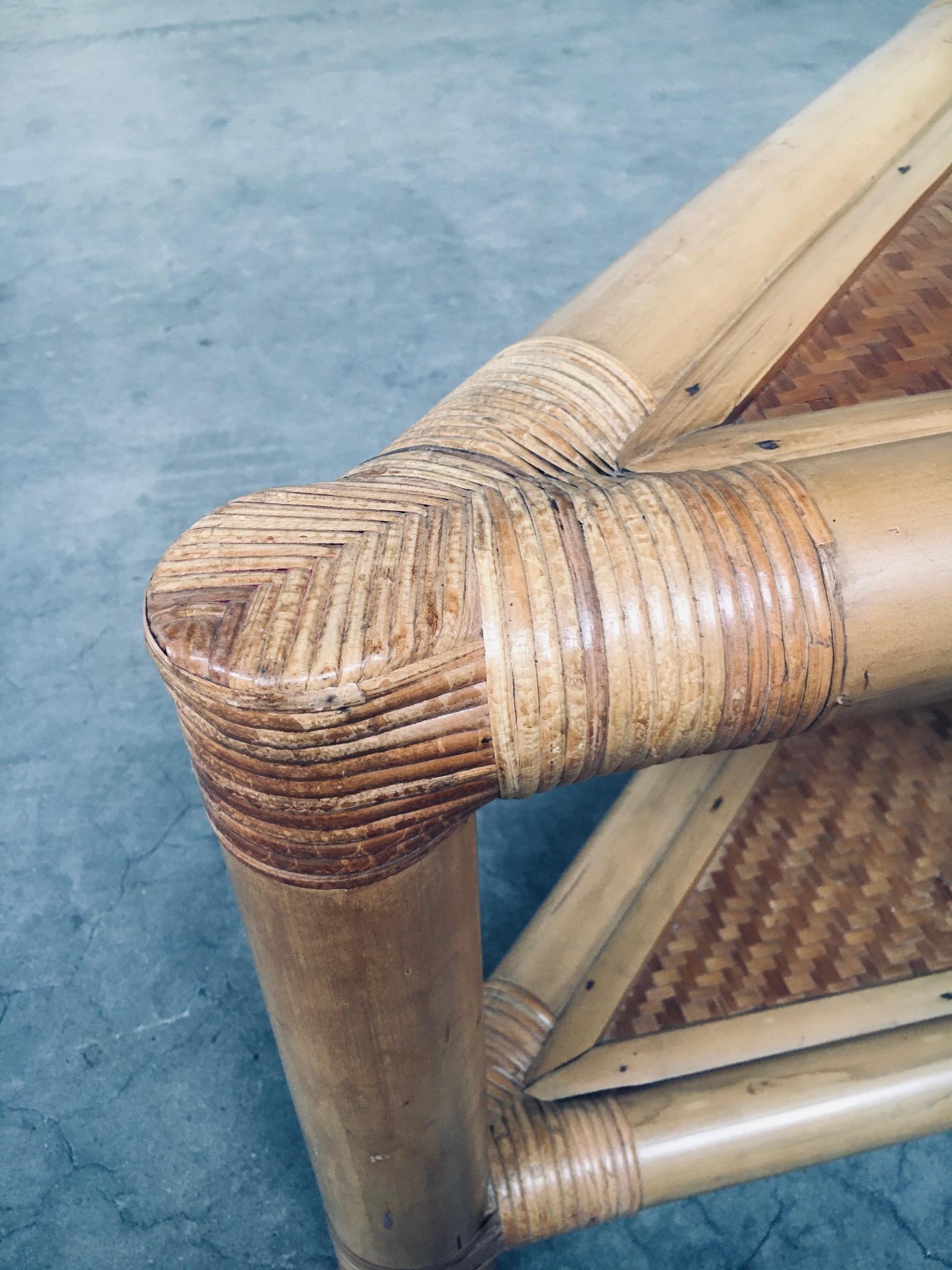Ensemble de tables d'angle en bambou fabriquées à la main au design tropical en vente 8