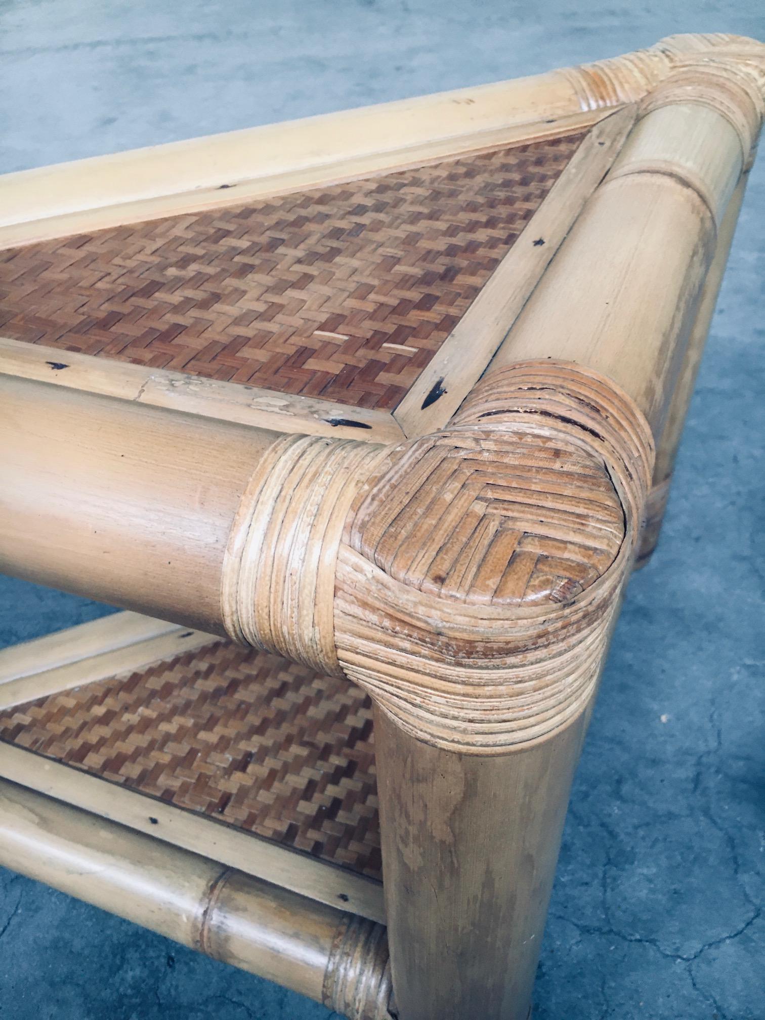 Ensemble de tables d'angle en bambou fabriquées à la main au design tropical en vente 9