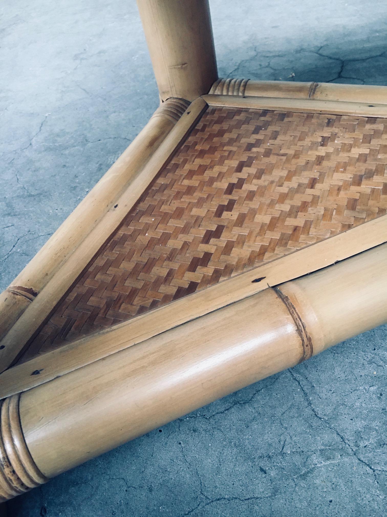 Ensemble de tables d'angle en bambou fabriquées à la main au design tropical en vente 10