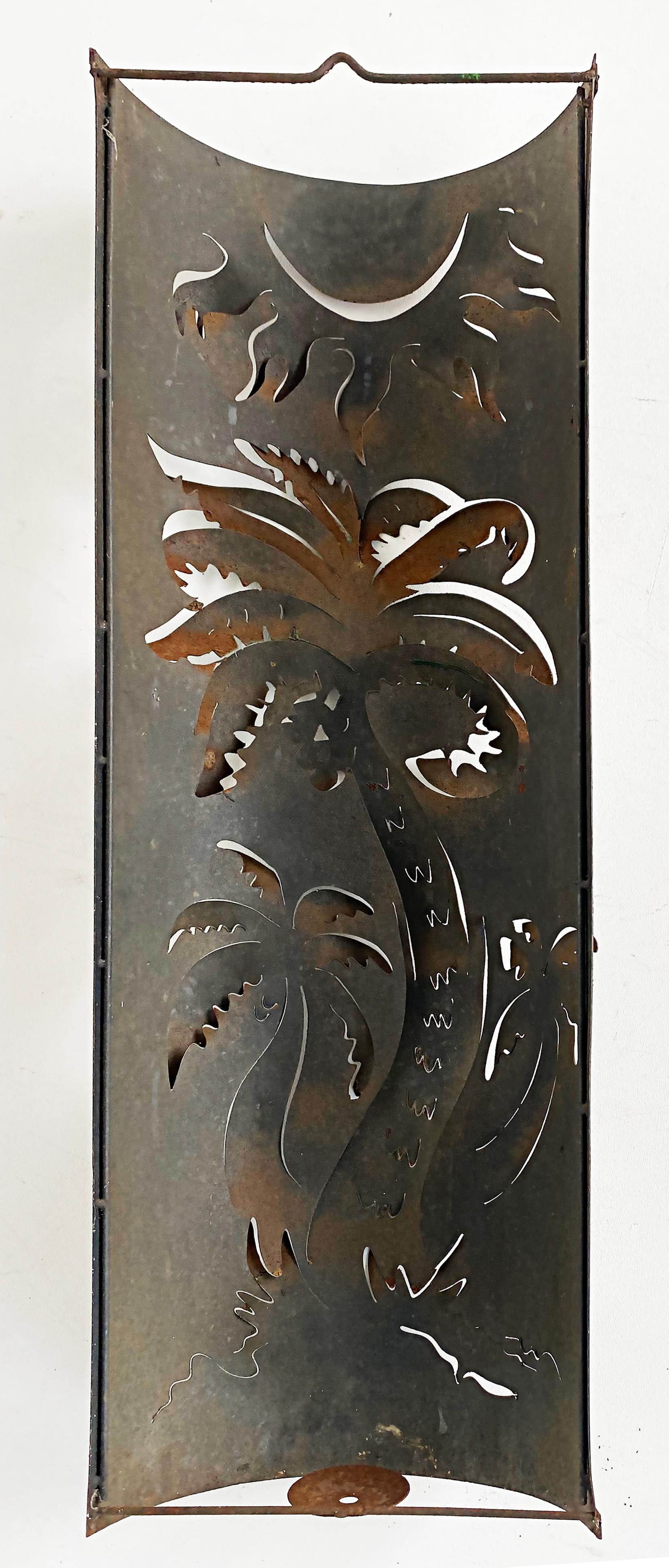 20ième siècle Sculpture murale tropicale extérieure de palmier peinte en métal en vente