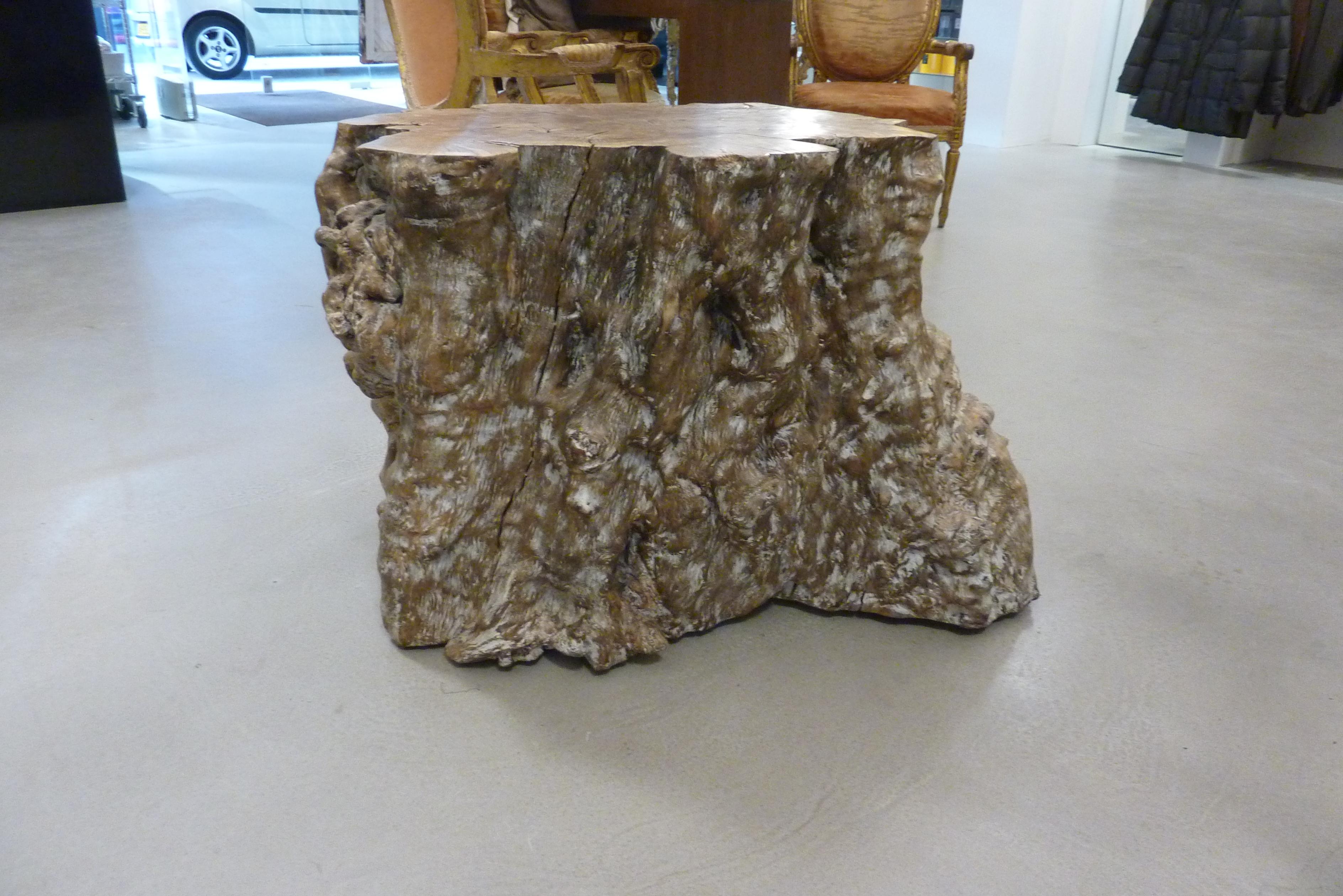 Tropical Forest Tree Trunk Table on Industrial Wheels In Excellent Condition For Sale In Groningen, NL