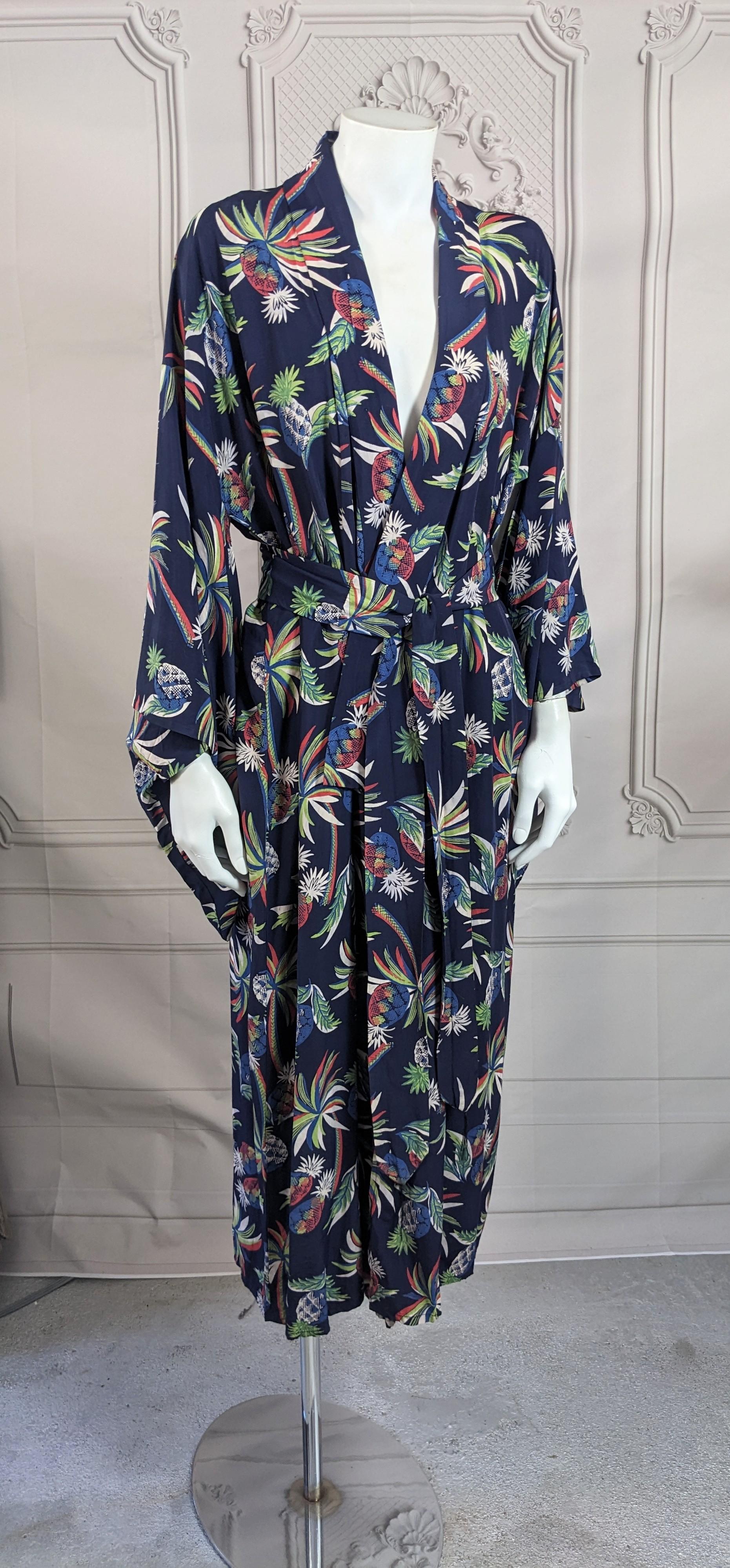 Tropical Rayon Print Kimono, 1940s In Good Condition For Sale In New York, NY