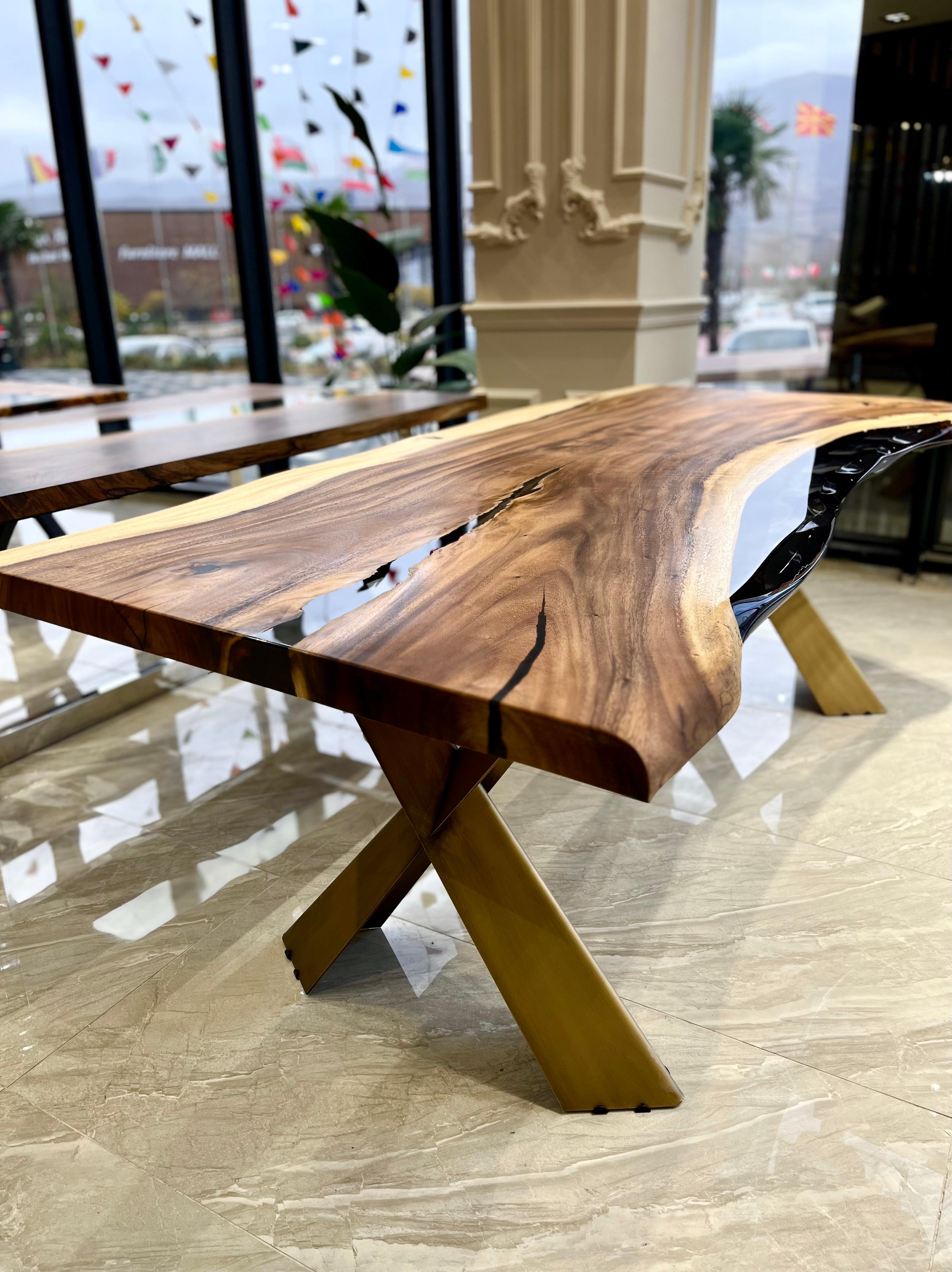 Tropical Suar Wood Epoxy Resin Table

This table is made of tropical Suar Wood. The suar wood is combined with clear epoxy! 
Epoxy is curved to get the 