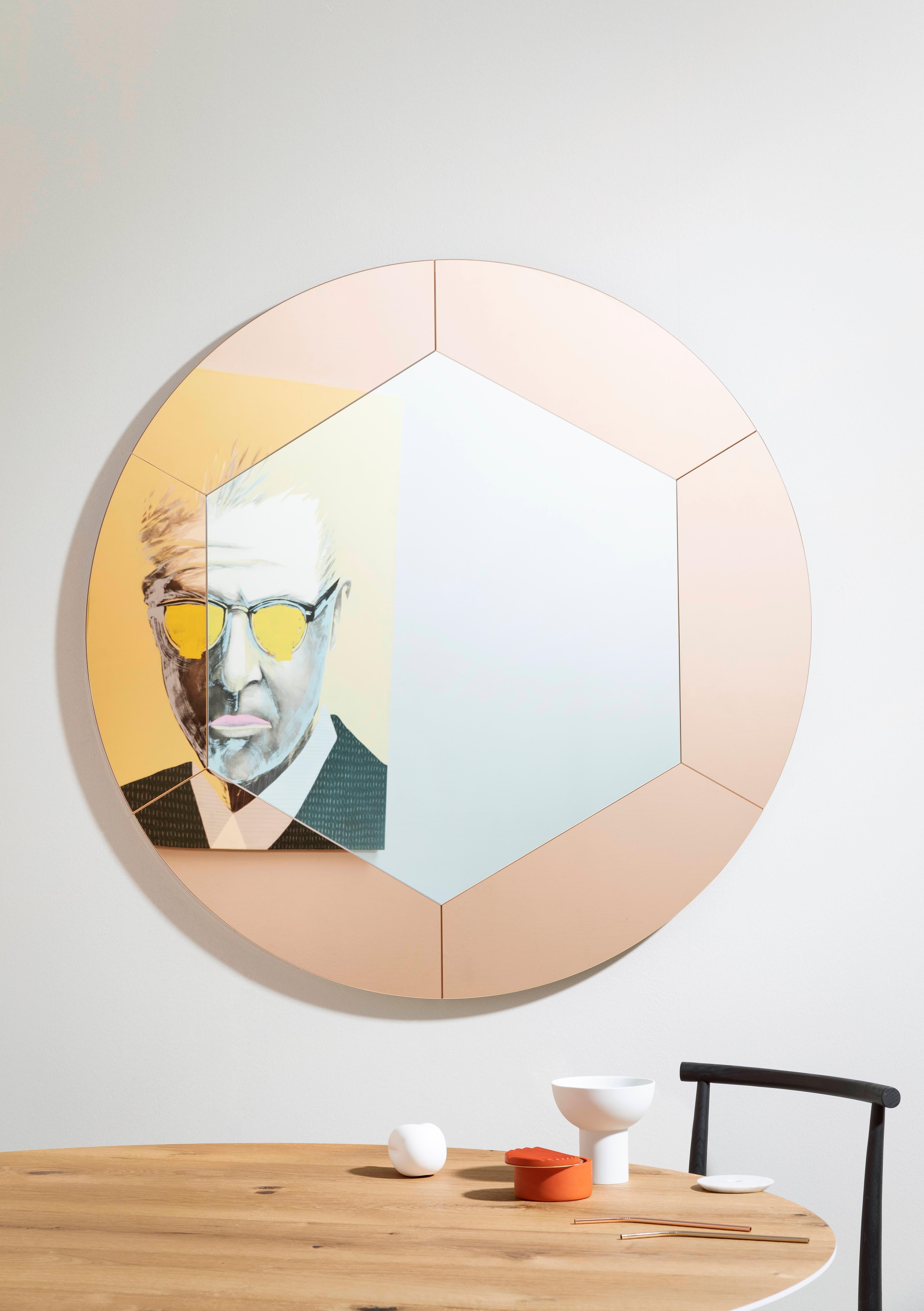 With an essential but evocative palette, Tropicana mixes soft colors with primary geometric shapes, bringing the mirror to have a suggestive and inspiring character.

Mirrors available in different colors combined with geometric shapes: hexagon