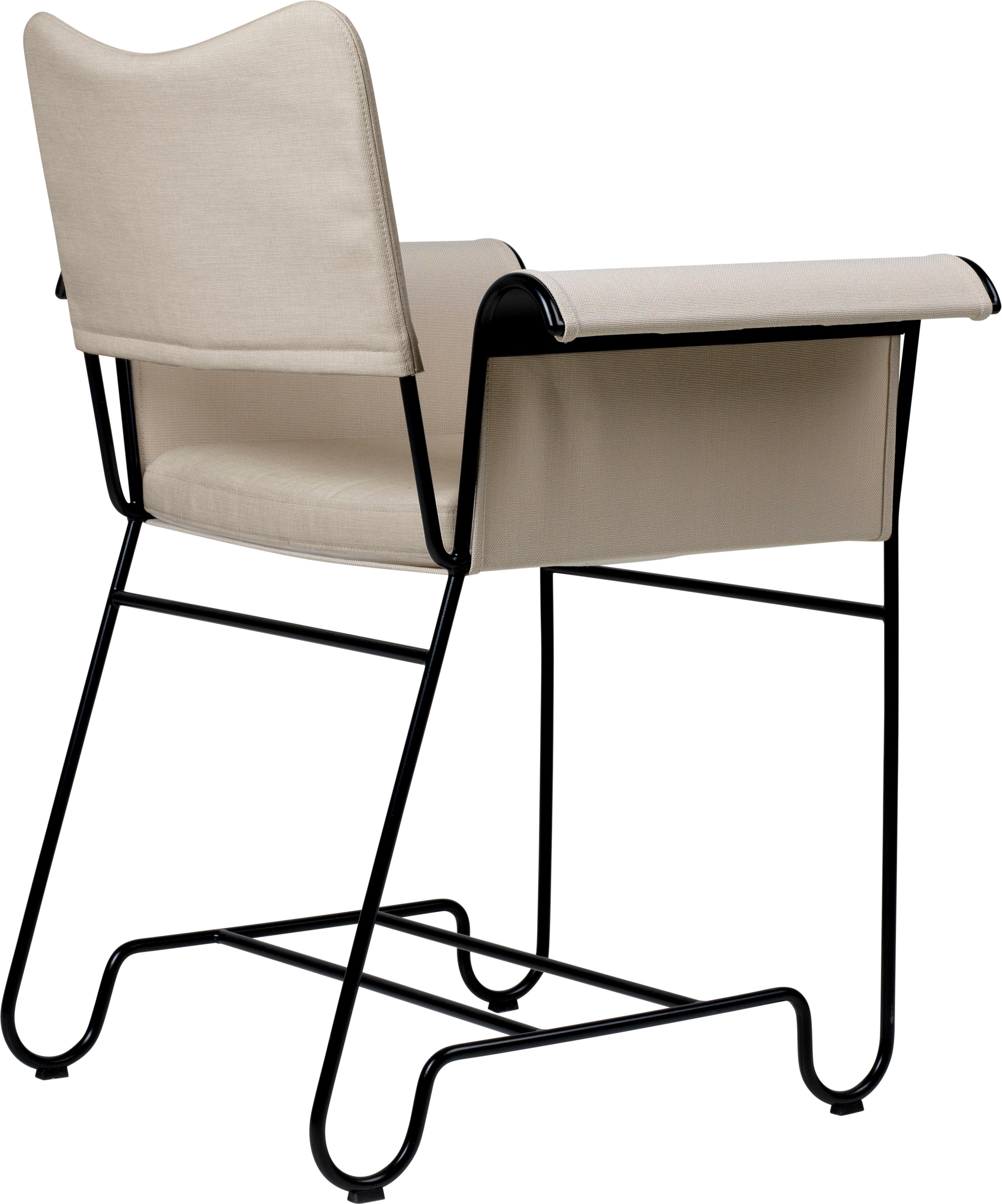 Danois Chaise de salle à manger Tropique-Leslie 012 /Socle noir classique-par Mathieu Matégot pour Gubi en vente