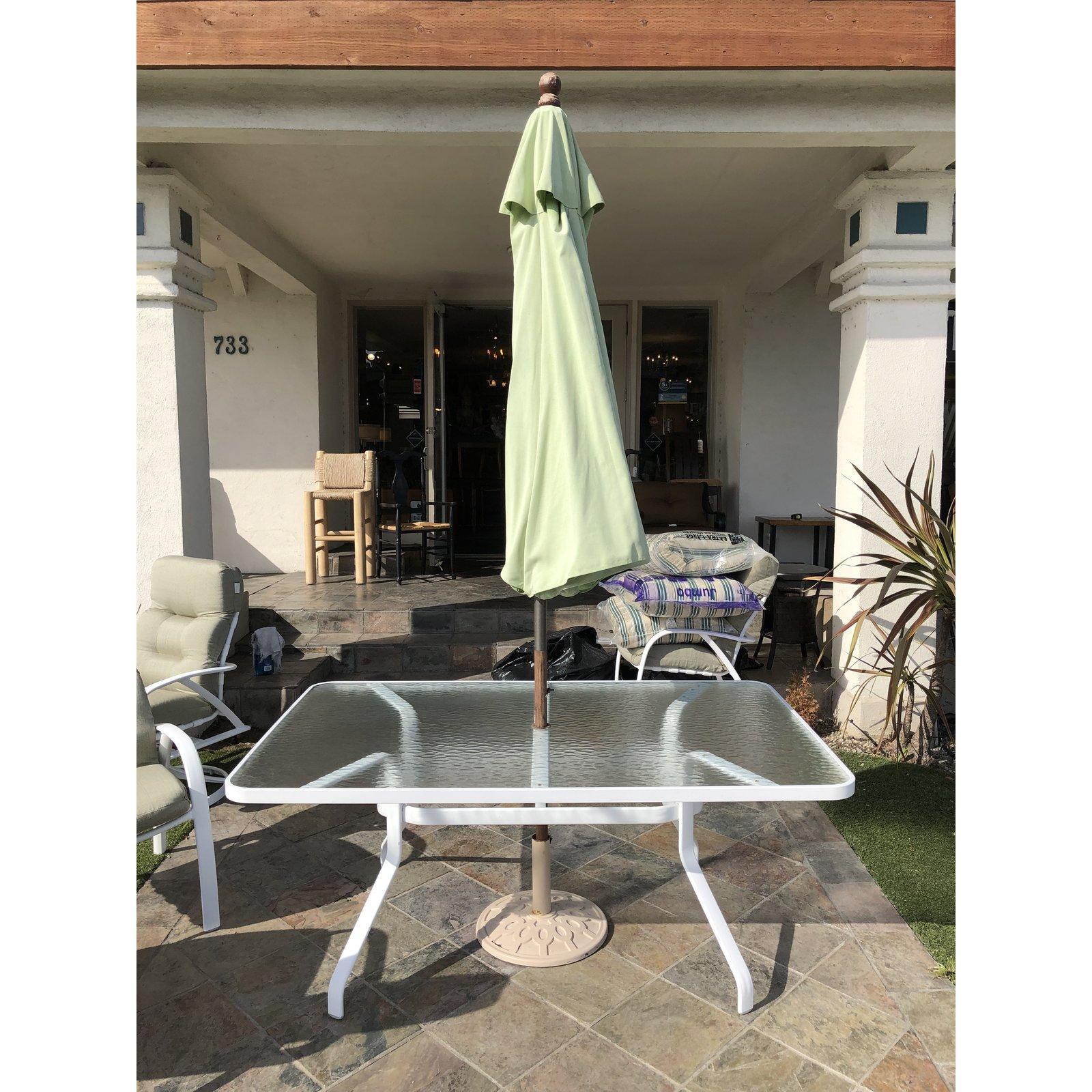 Tropitone Table and Four Chairs and Umbrella For Sale 4