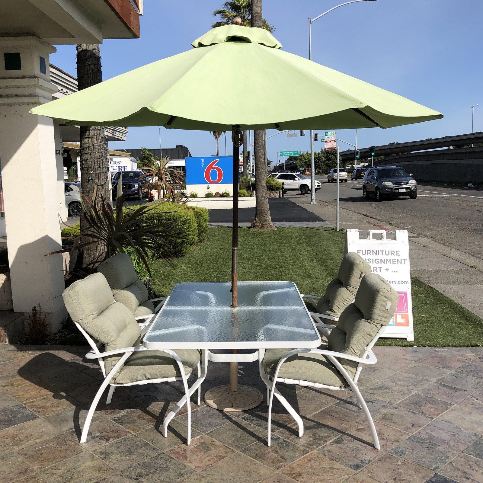 Tropitone Table, Four Chairs and Umbrella For Sale 7