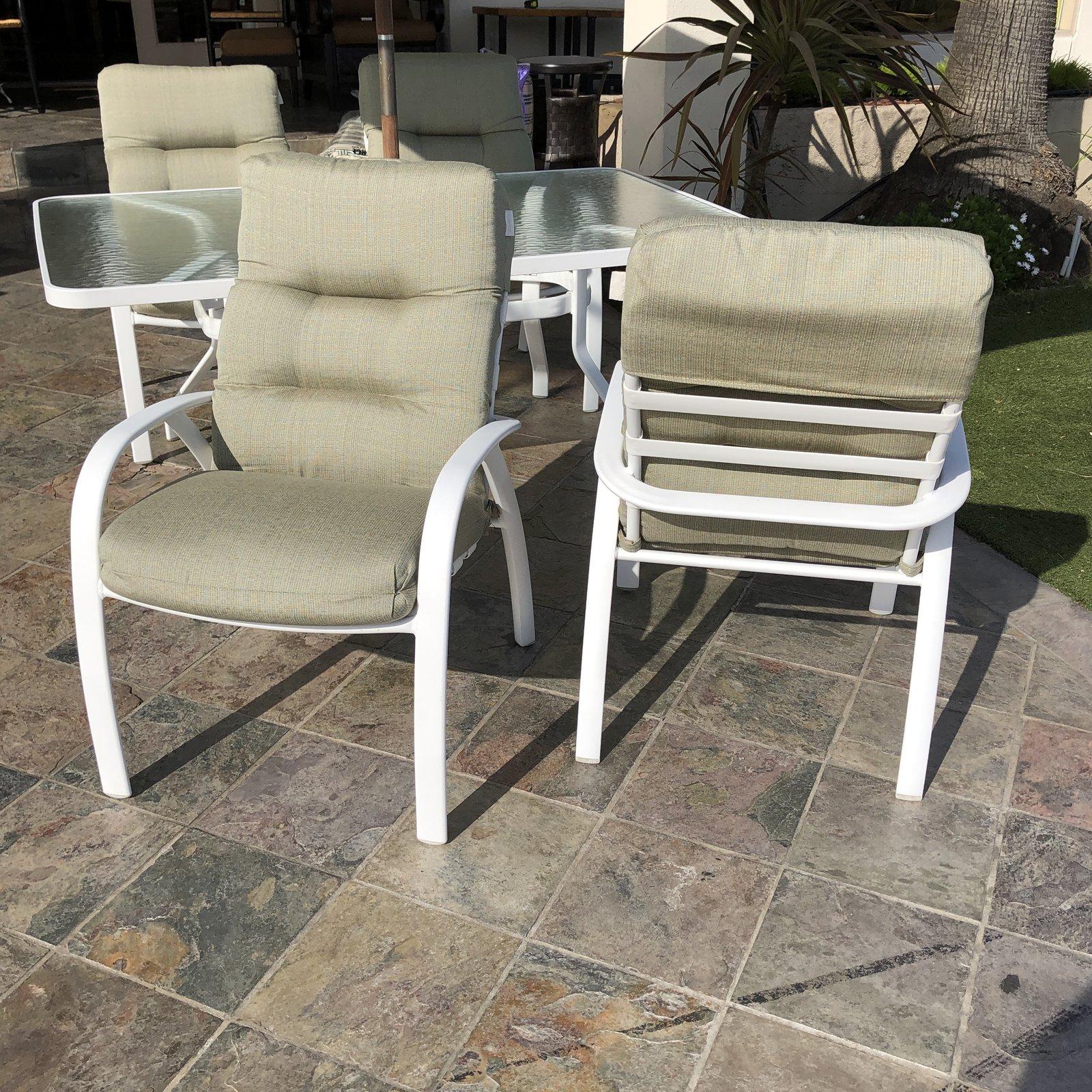 Tropitone Table, Four Chairs and Umbrella For Sale 4