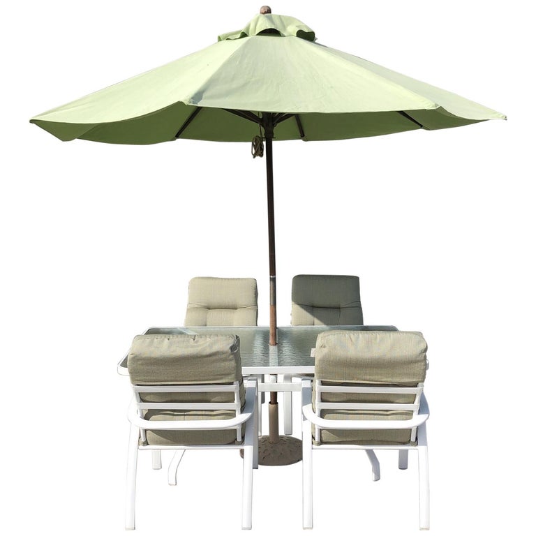Tropitone Table + Four Chairs + Umbrella For Sale at 1stDibs