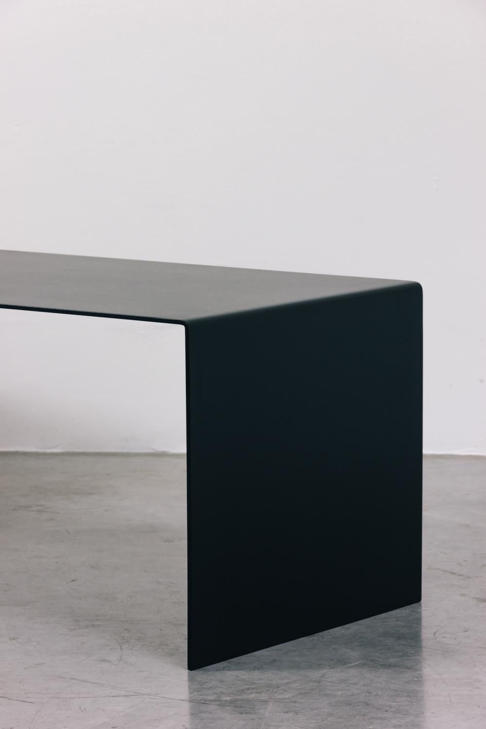 Acier The Collective, banc en acier noir en vente