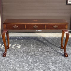 Table console Trosby Furniture de style Chippendale en broussin à boules et griffes