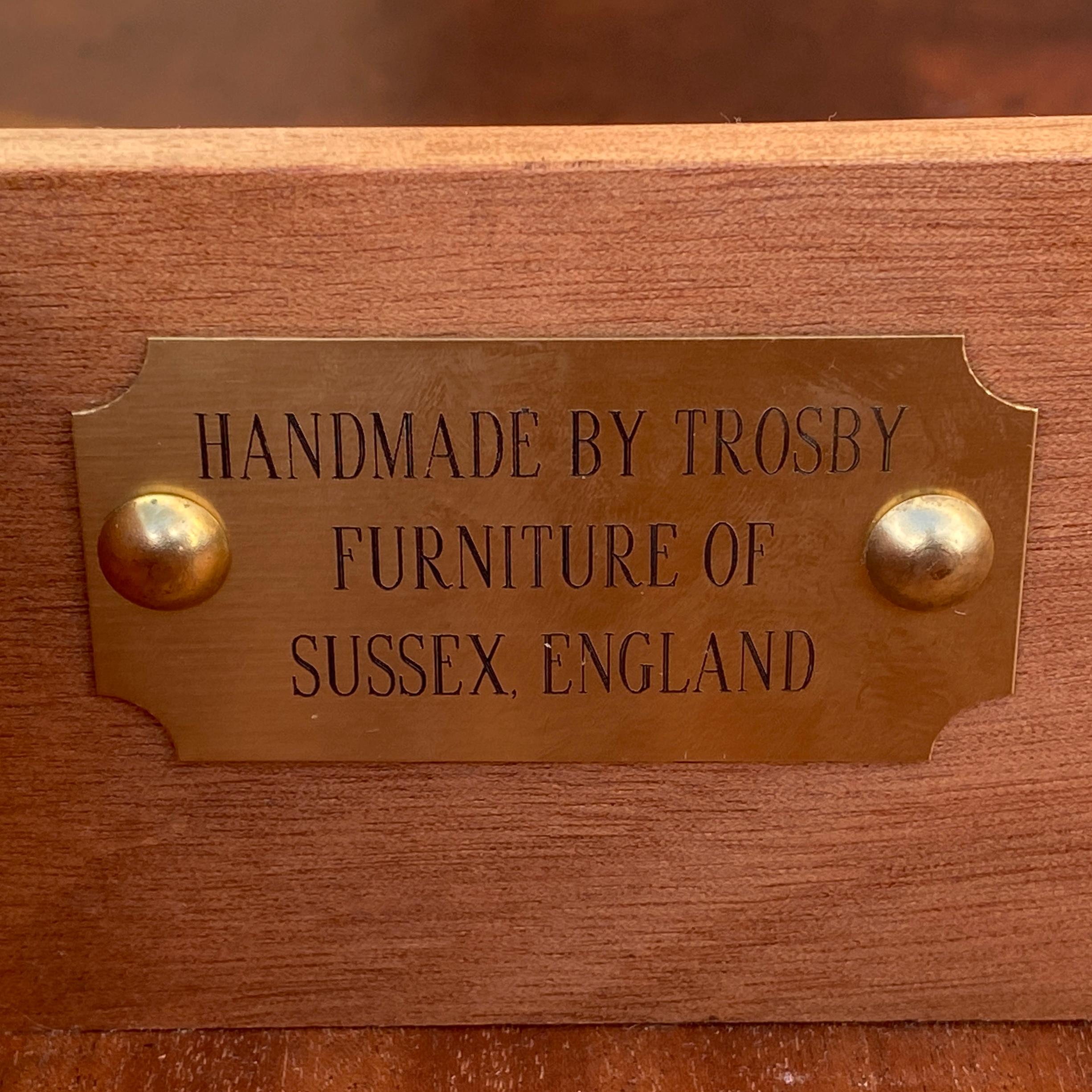 Konsolentisch aus Wurzelholz im Chippendale-Stil von Trosby Furniture mit Kugel- und Klauen (Englisch) im Angebot