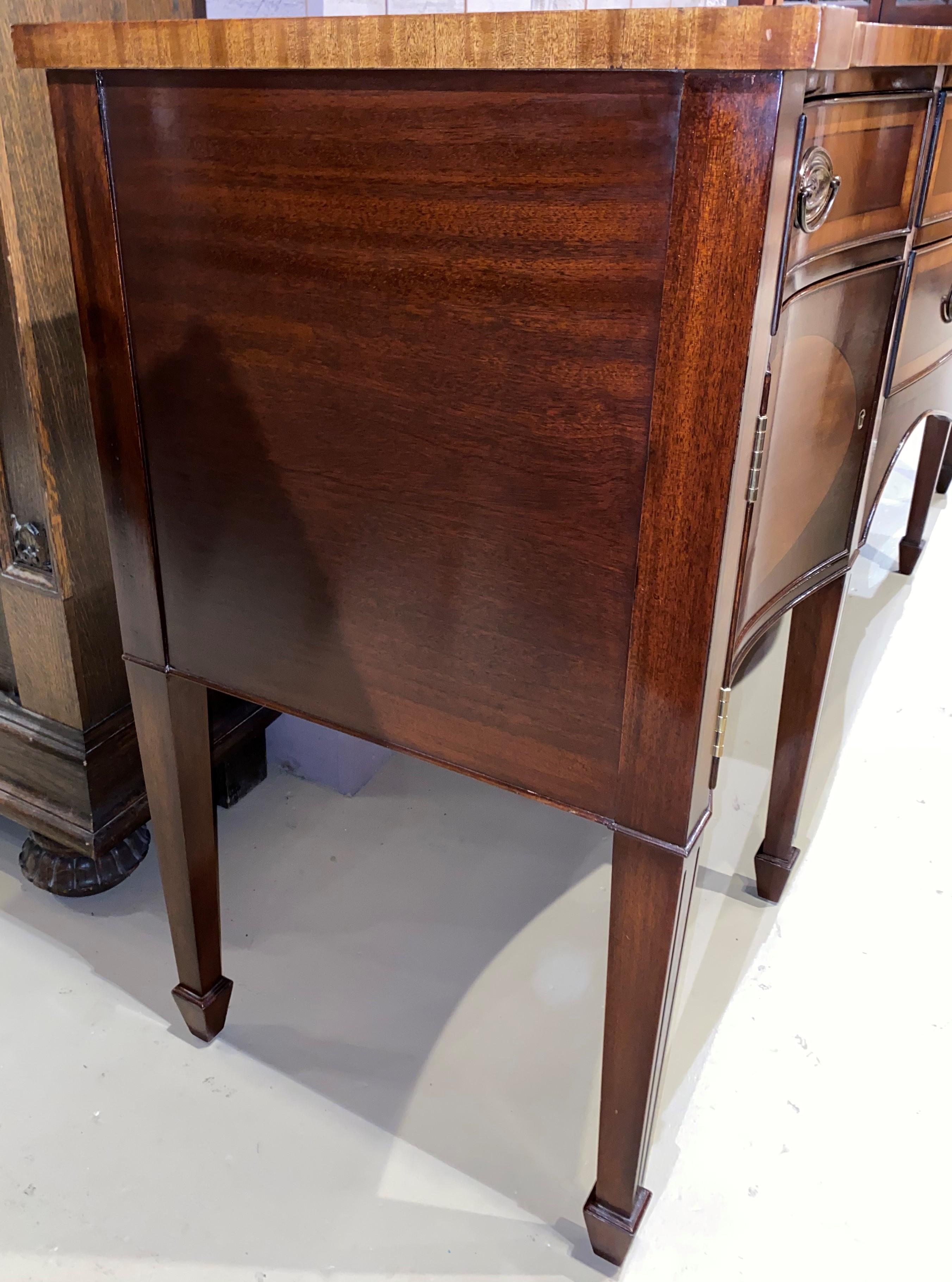 20th Century Trosby Furniture Sussex Georgian Style Sideboard in Mahogany and Inlaid Yew Wood