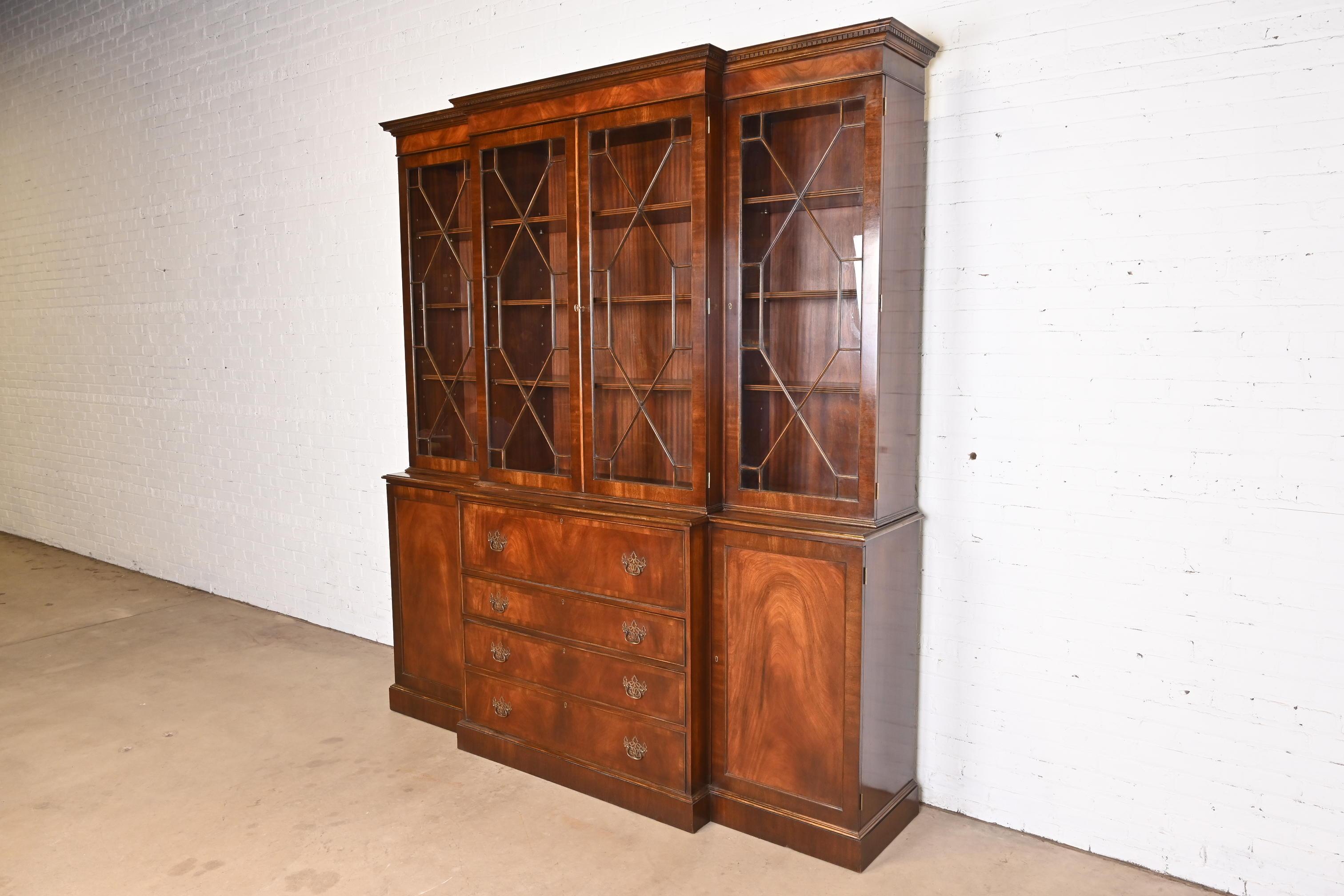 Trosby Georgian Mahogany Breakfront Bookcase Cabinet With Secretary Desk In Good Condition For Sale In South Bend, IN