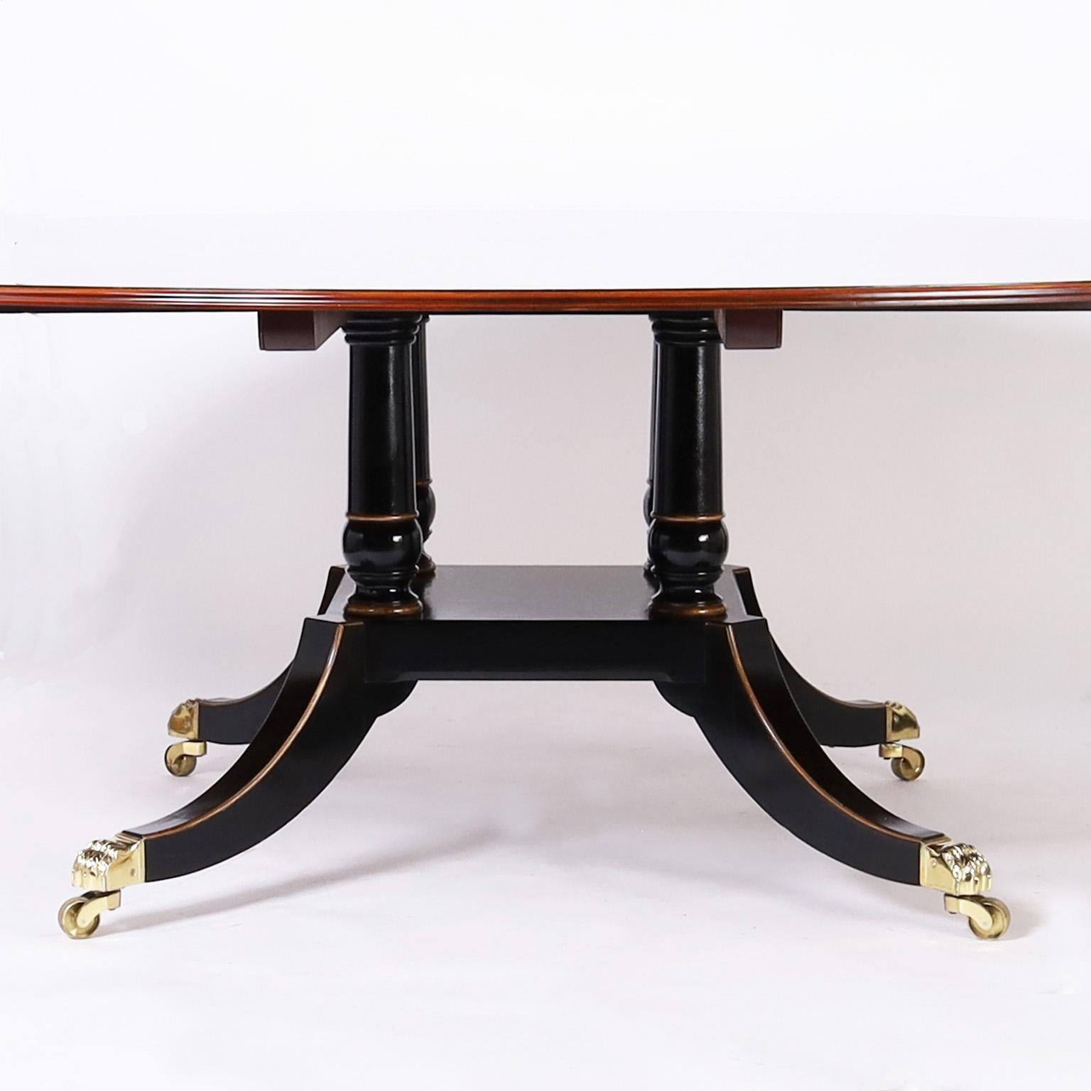 Trosby Regency Style Round Dining Table In Good Condition For Sale In Palm Beach, FL