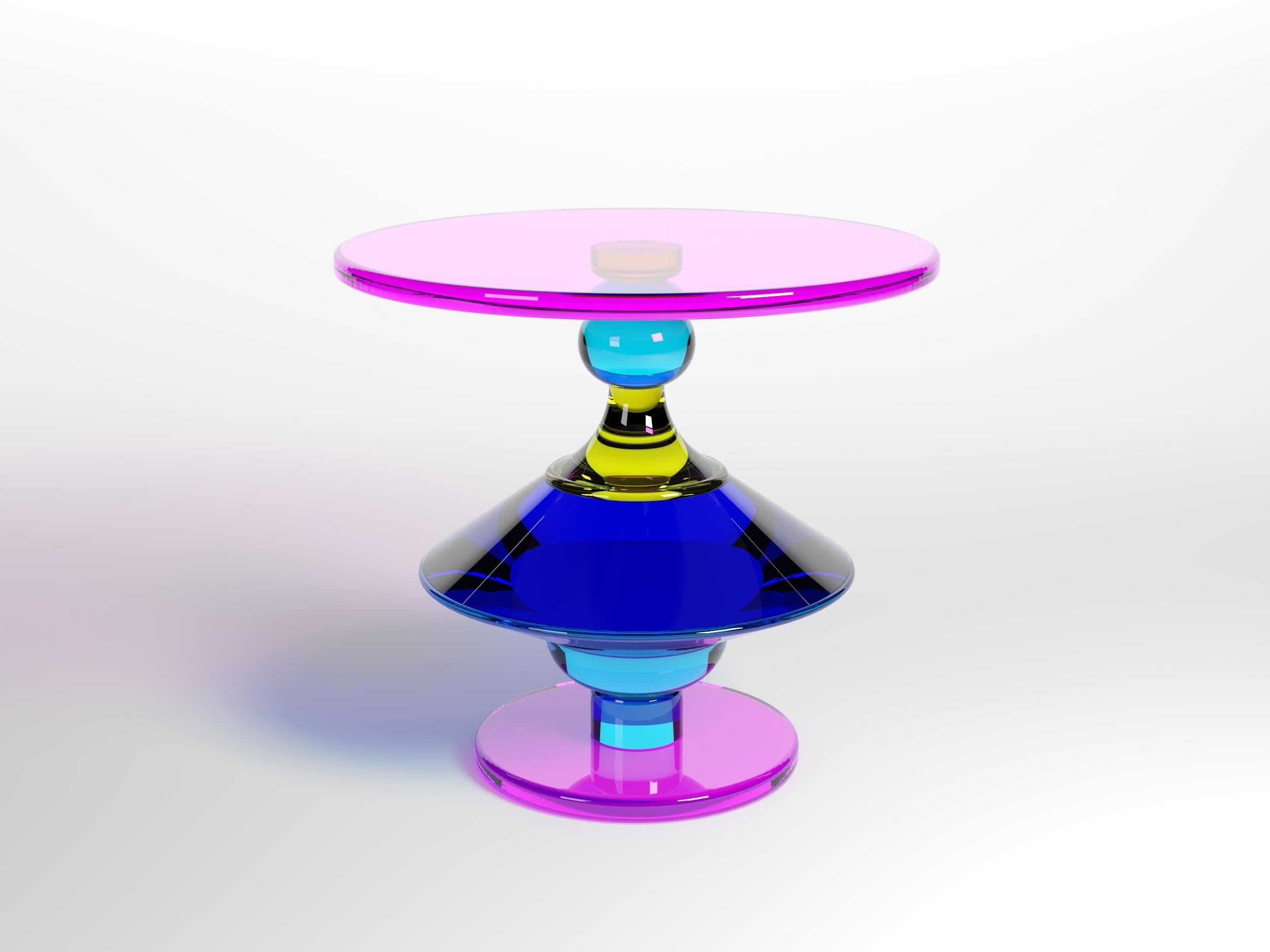 Tavolino da salotto modello Trottola 1 progettato da Studio Superego per Superego Editions. I colori del plexiglass sono personalizzabili.
 
Biografia
Superego Editions è nata nel 2006, svolgendo una costante attività di ricerca nel campo delle arti