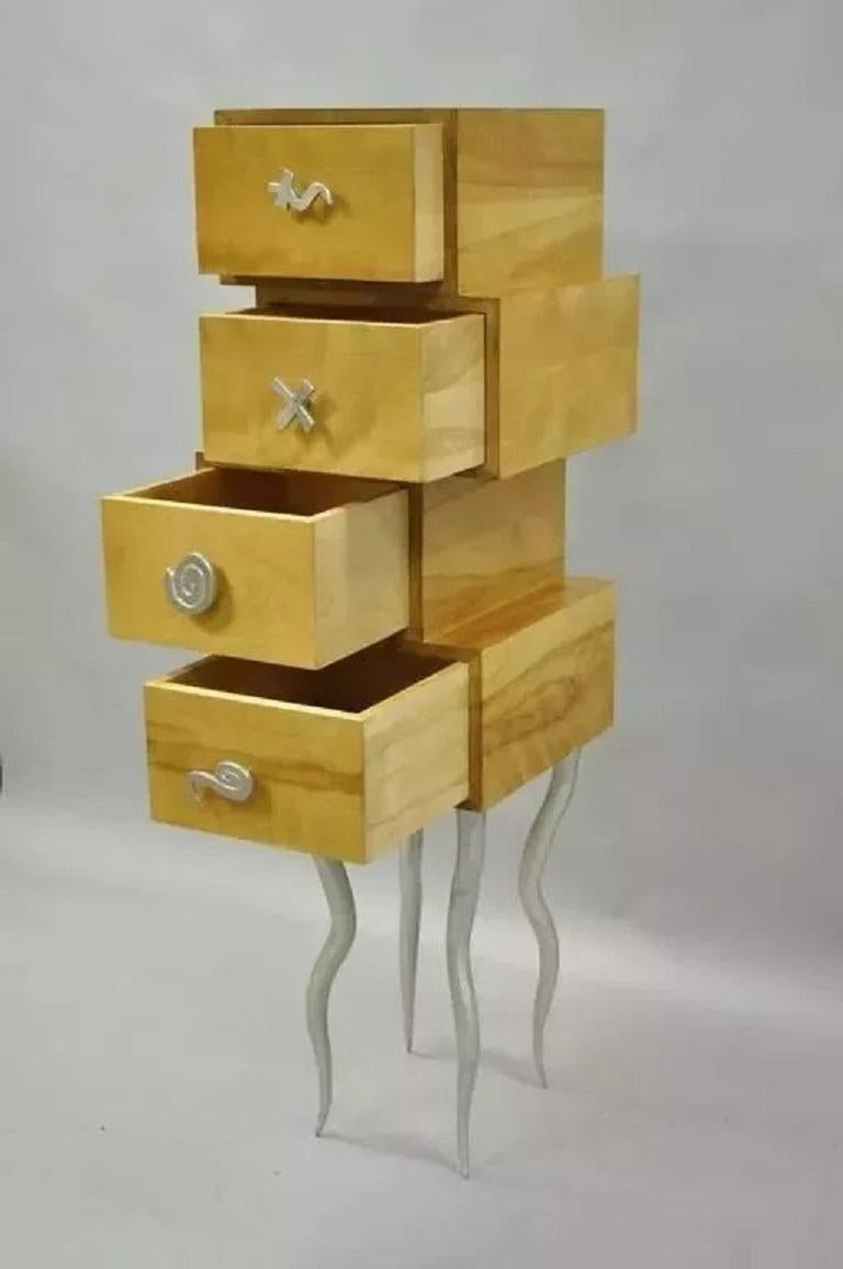 Postmoderne Commode postmoderne Grisette cabinet en bois de bouleau et aluminium Trout Studios en vente