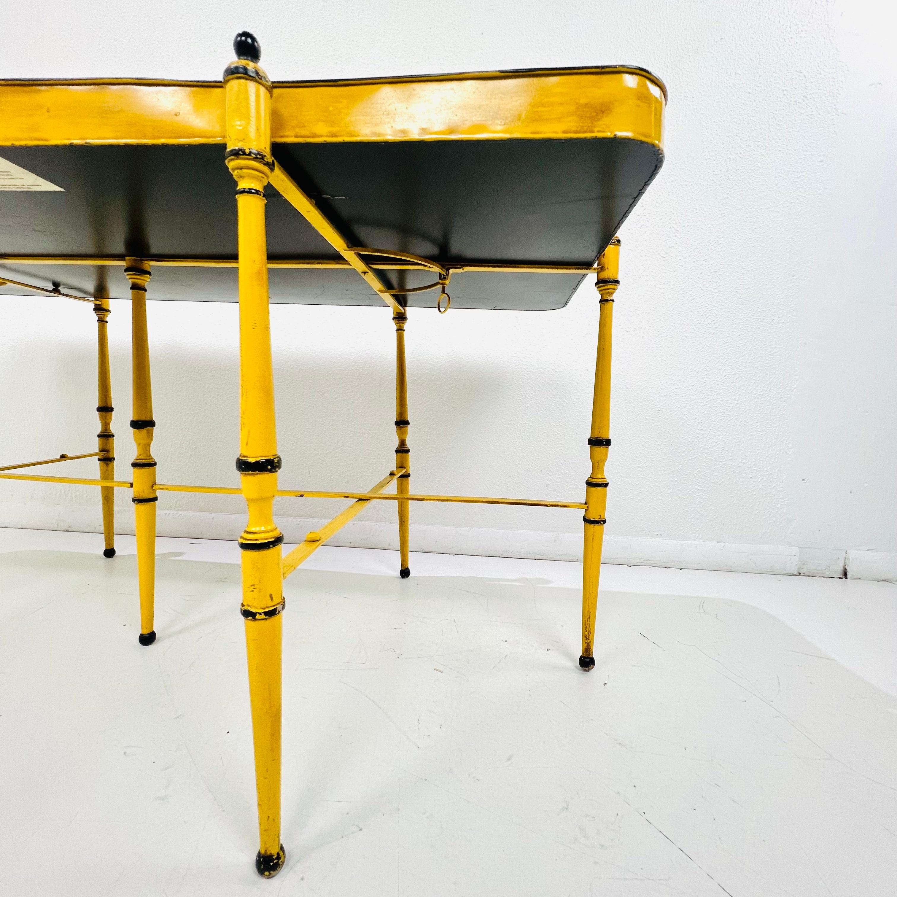 Trouvailles Italian Tole Style Tray Top Table en vente 11