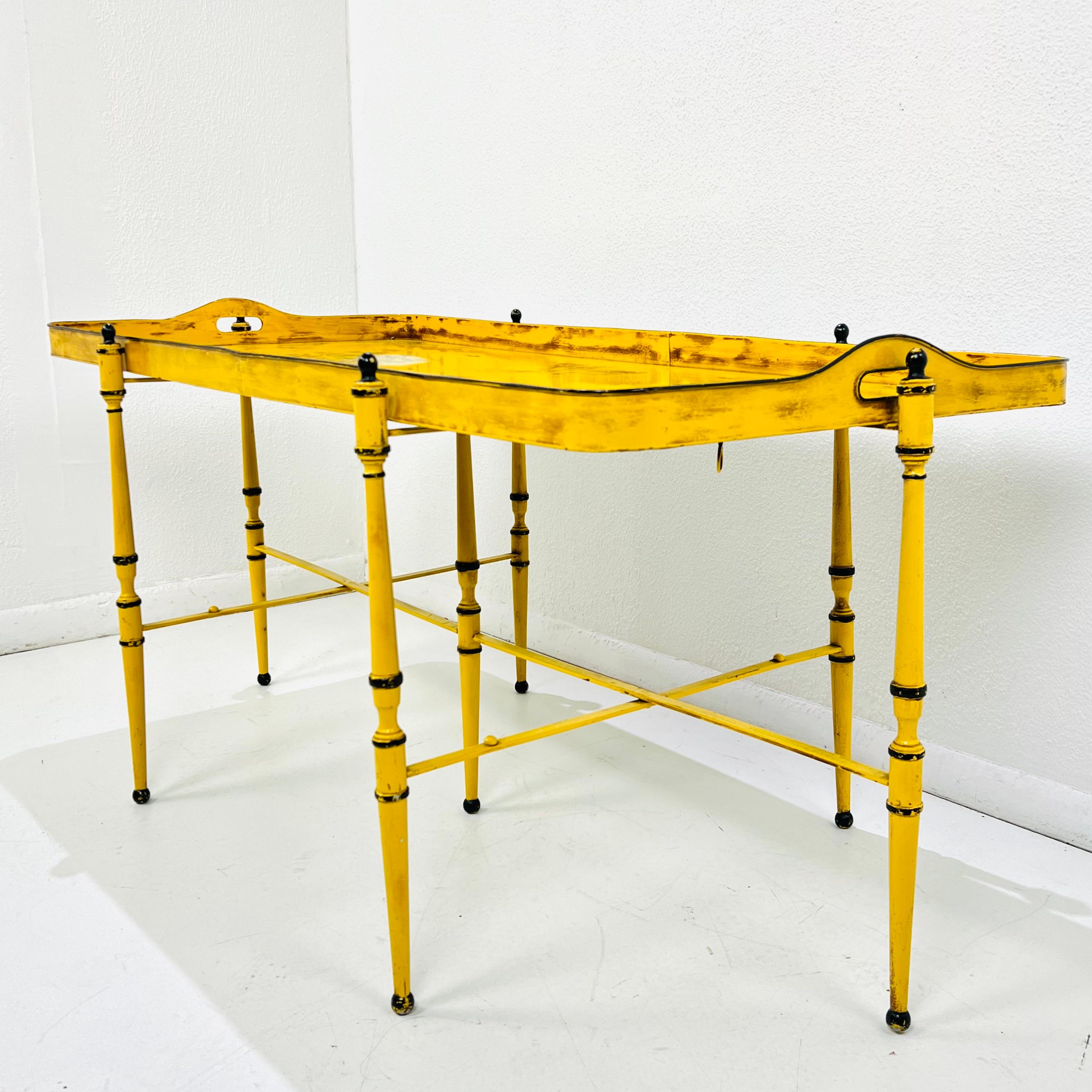 Trouvailles Italian Tole Style Tray Top Table en vente 1