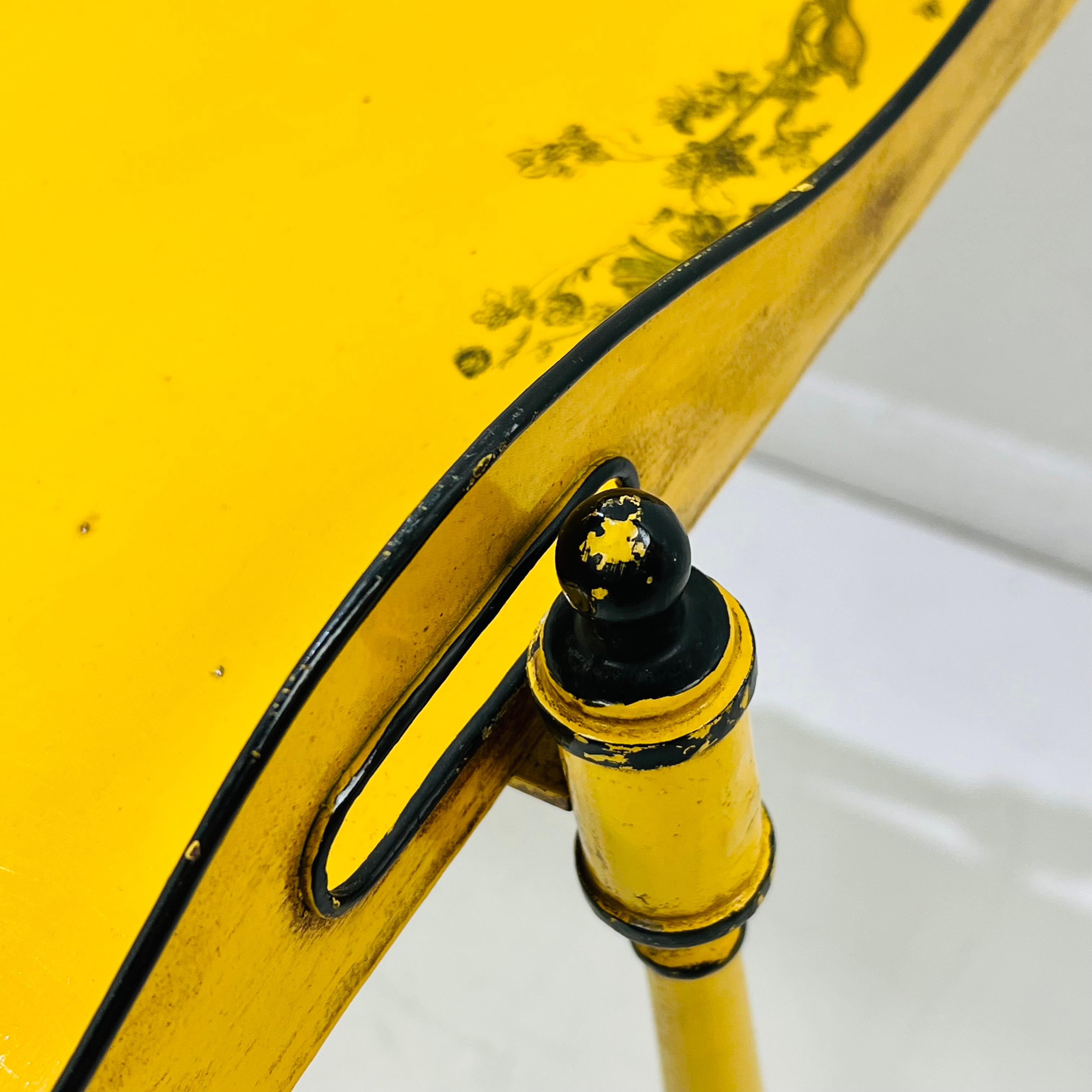 Trouvailles Italian Tole Style Tray Top Table en vente 3