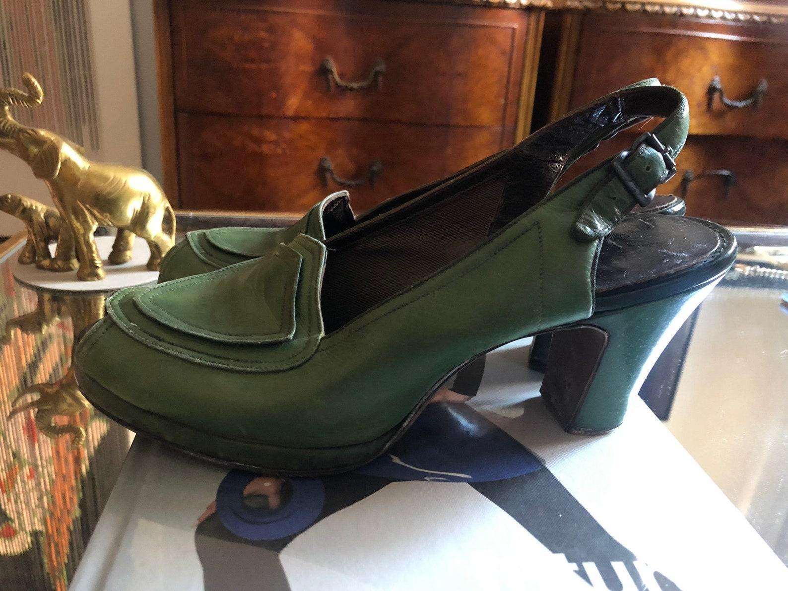 Troylings Grüne Leder-Pumps mit Peep Toe, ca. 1940er Jahre im Angebot 2