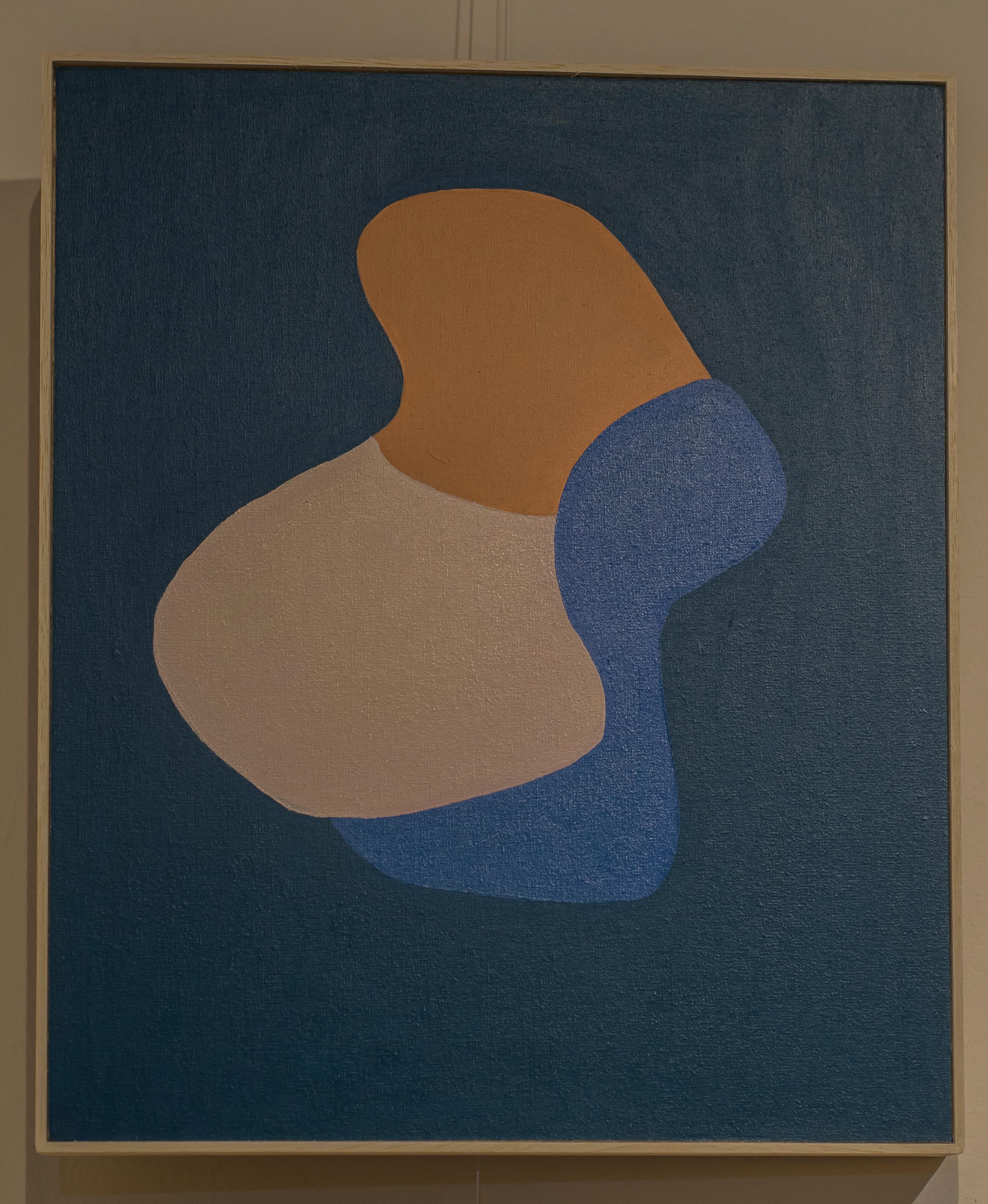 Senza titolo. Serie Criaturas 2024.  Stile astratto e neutro. Sfondo blu - Painting di Trucco Florencia