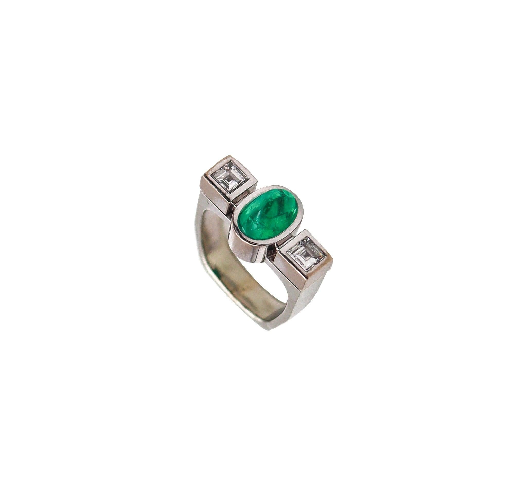 Trudel By Kurt Aepli Bague géométrique en or 18Kt avec 3.52 Ctw en émeraude et diamant Pour femmes en vente